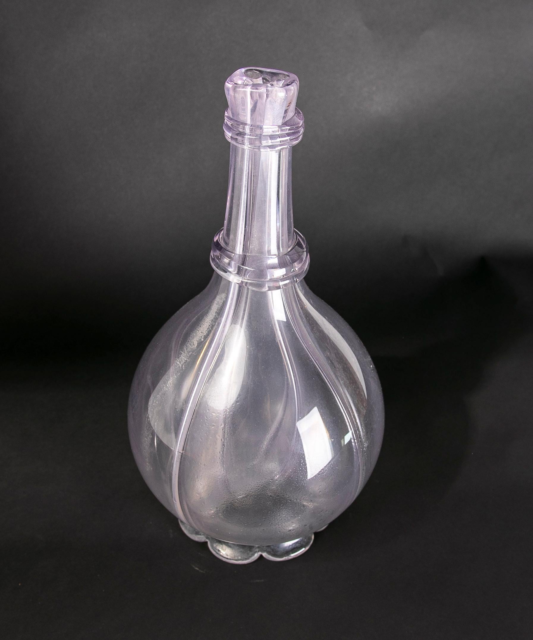 Rounded Crystal Vase with Rounded Bottom and Flower Shaped Base In Good Condition For Sale In Marbella, ES