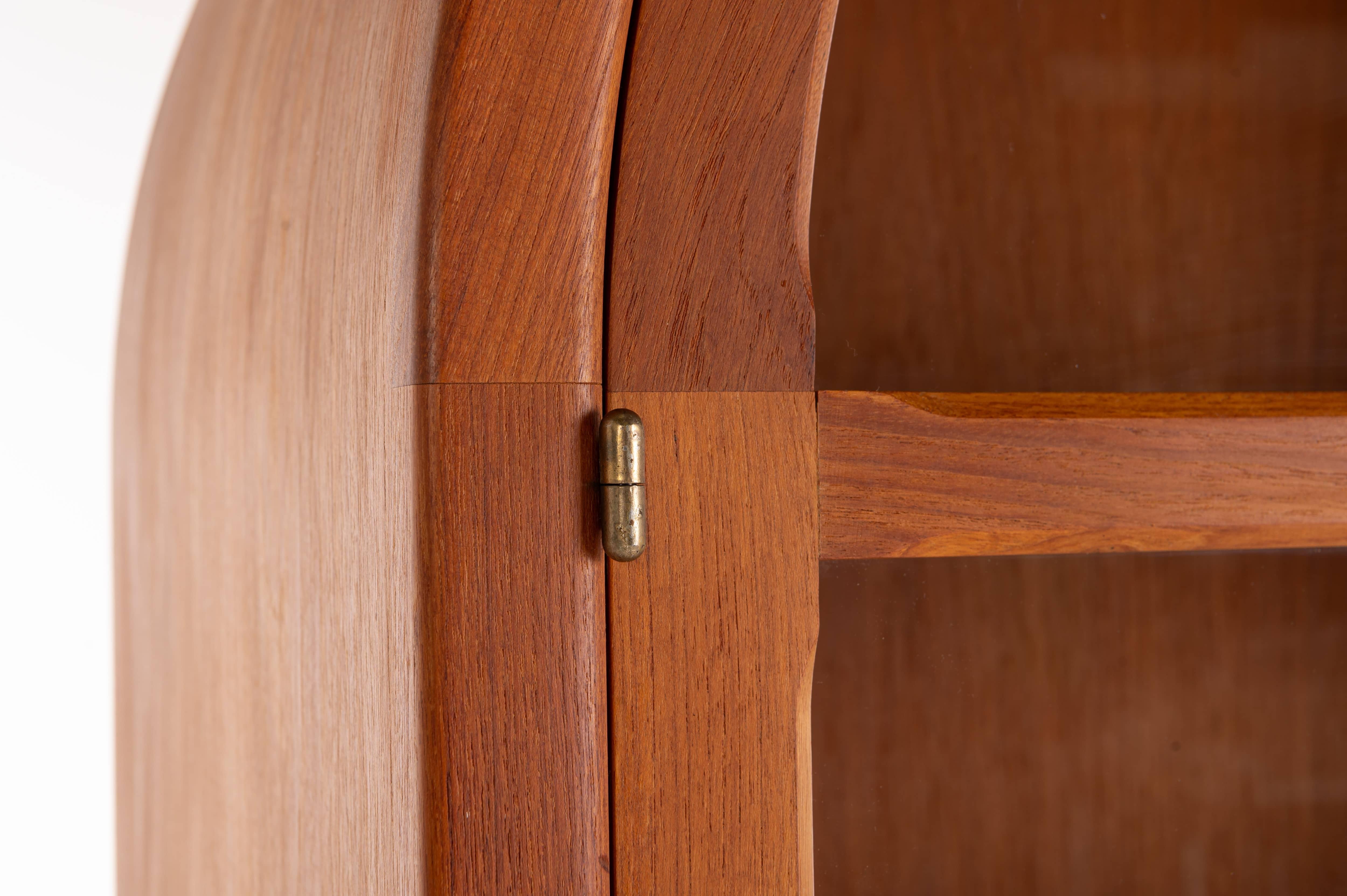 Danish Rounded display cabinet in teak, made in Denmark