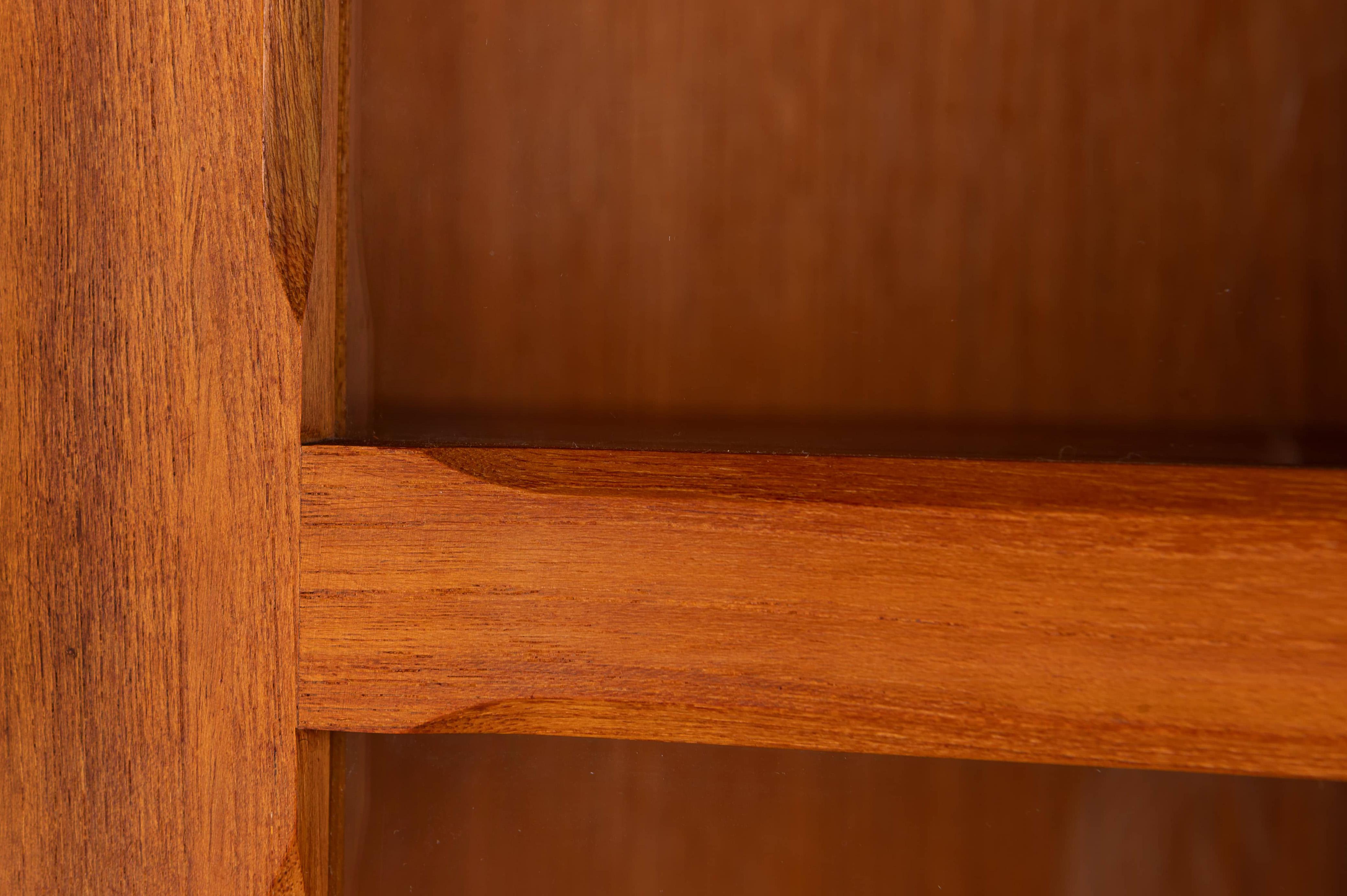 Glass Rounded display cabinet in teak, made in Denmark