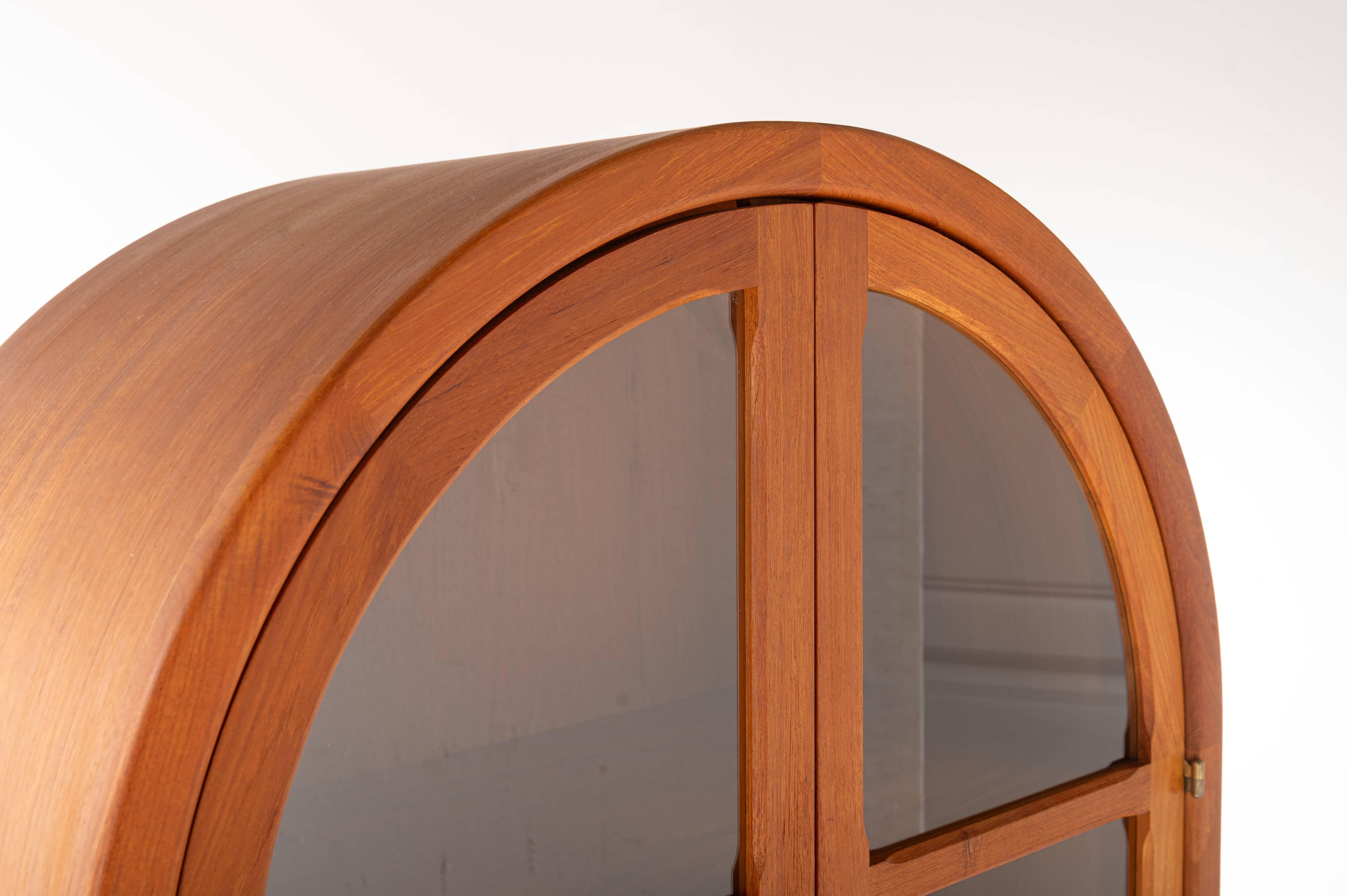 Rounded display cabinet in teak, made in Denmark 1