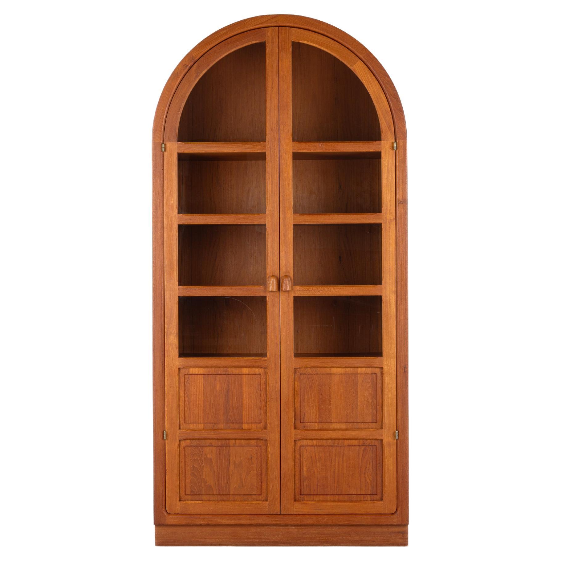 Rounded display cabinet in teak, made in Denmark