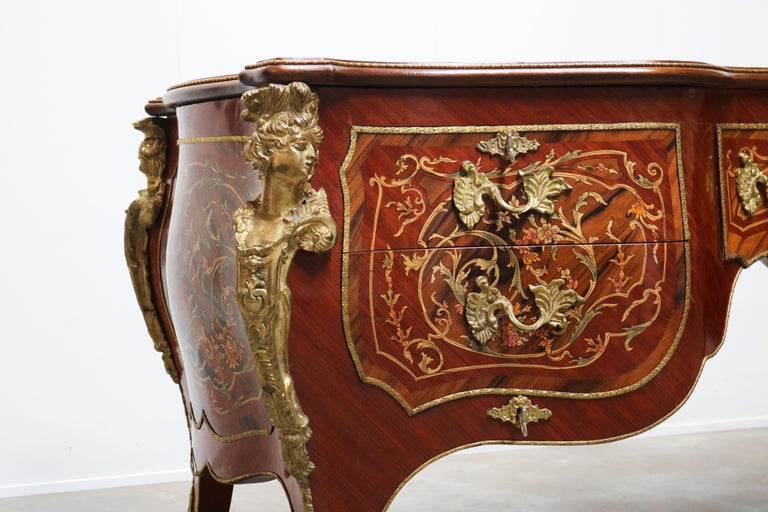 Carved Rounded Italian Executive Desk in Louis XV Style Marquetry Bronze 1950 Inlaid For Sale