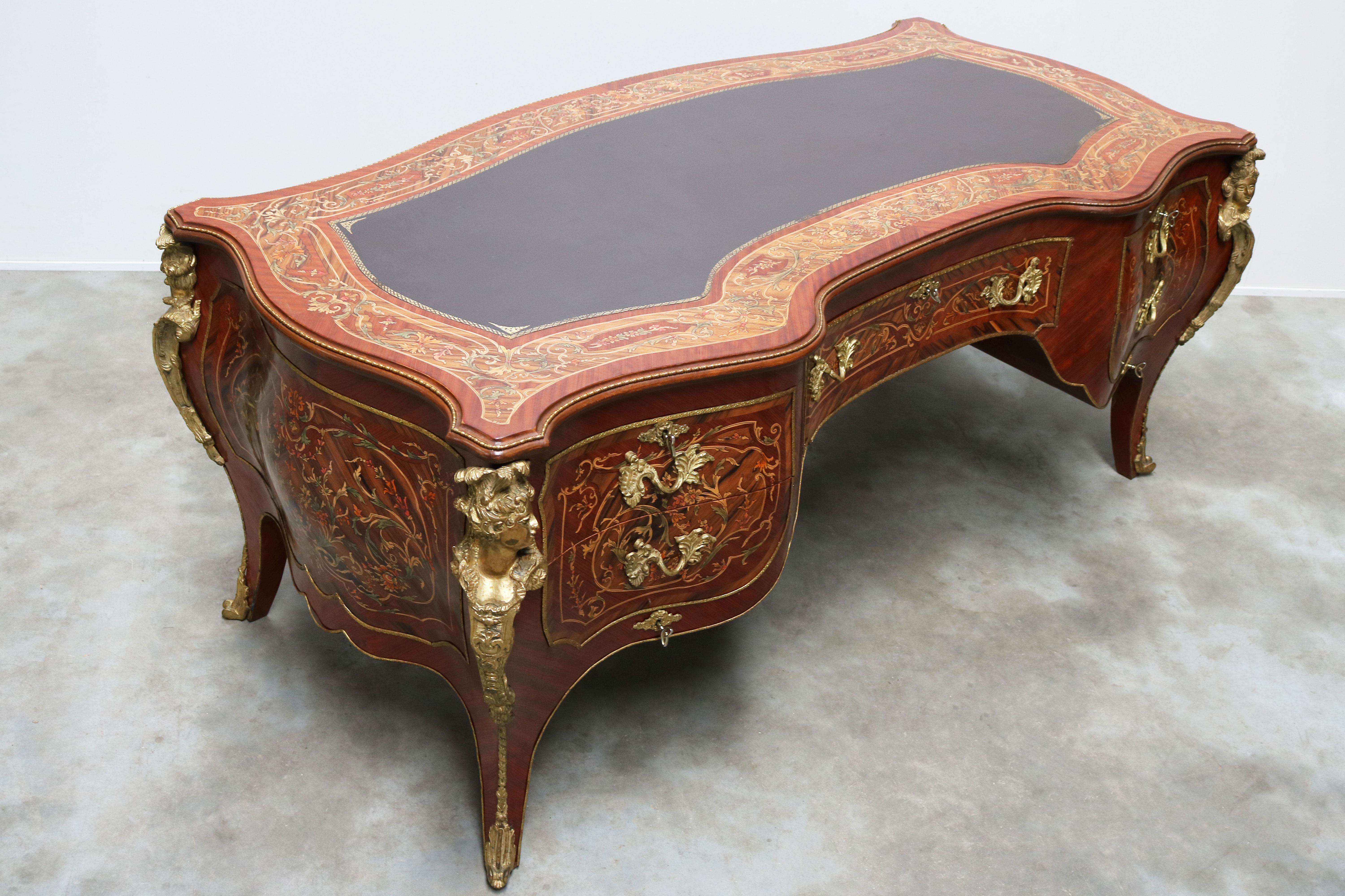 19th Century Rounded Italian Executive Desk in Louis XV Style Marquetry Bronze 1950 Inlaid For Sale