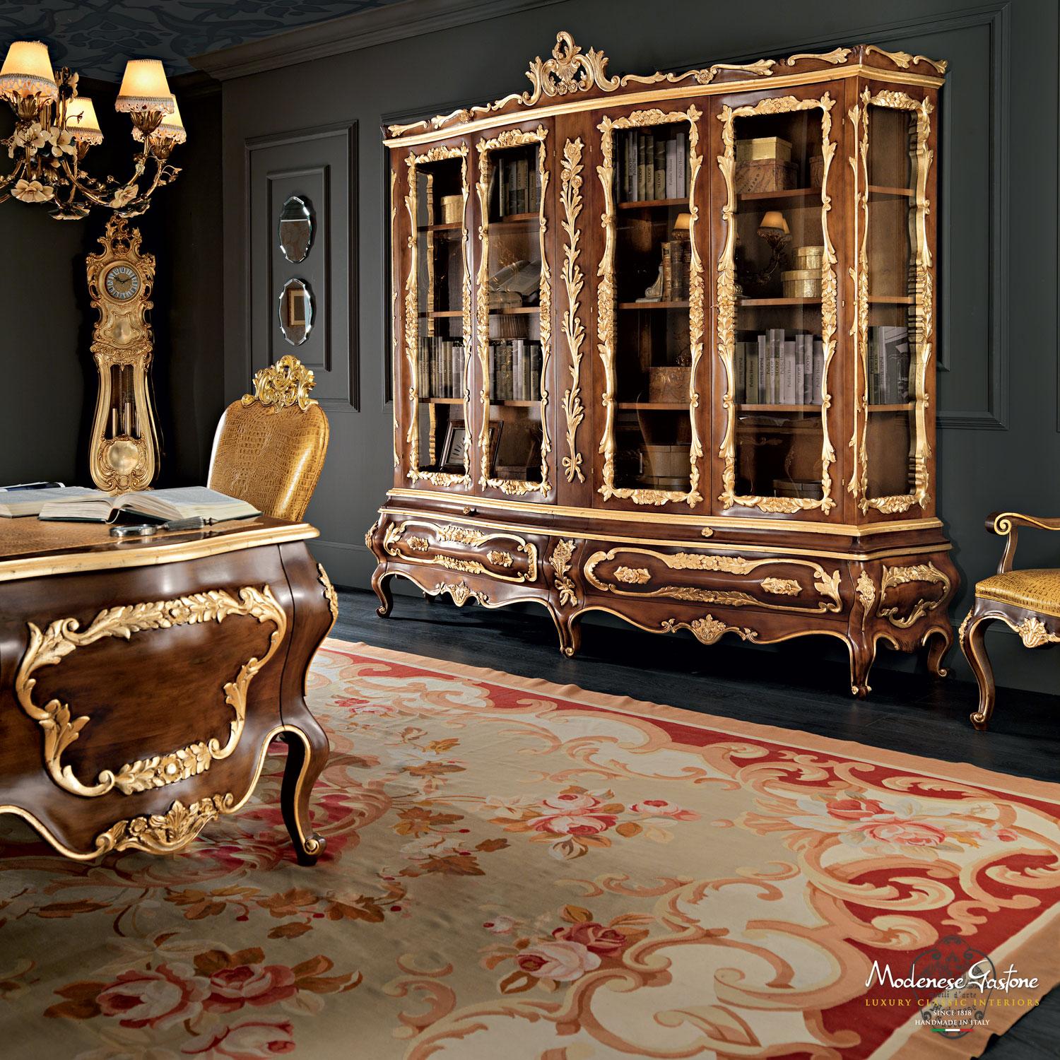 Baroque Bureau de luxe arrondi, feuille d'or de Modenese Gastone Interiors en vente