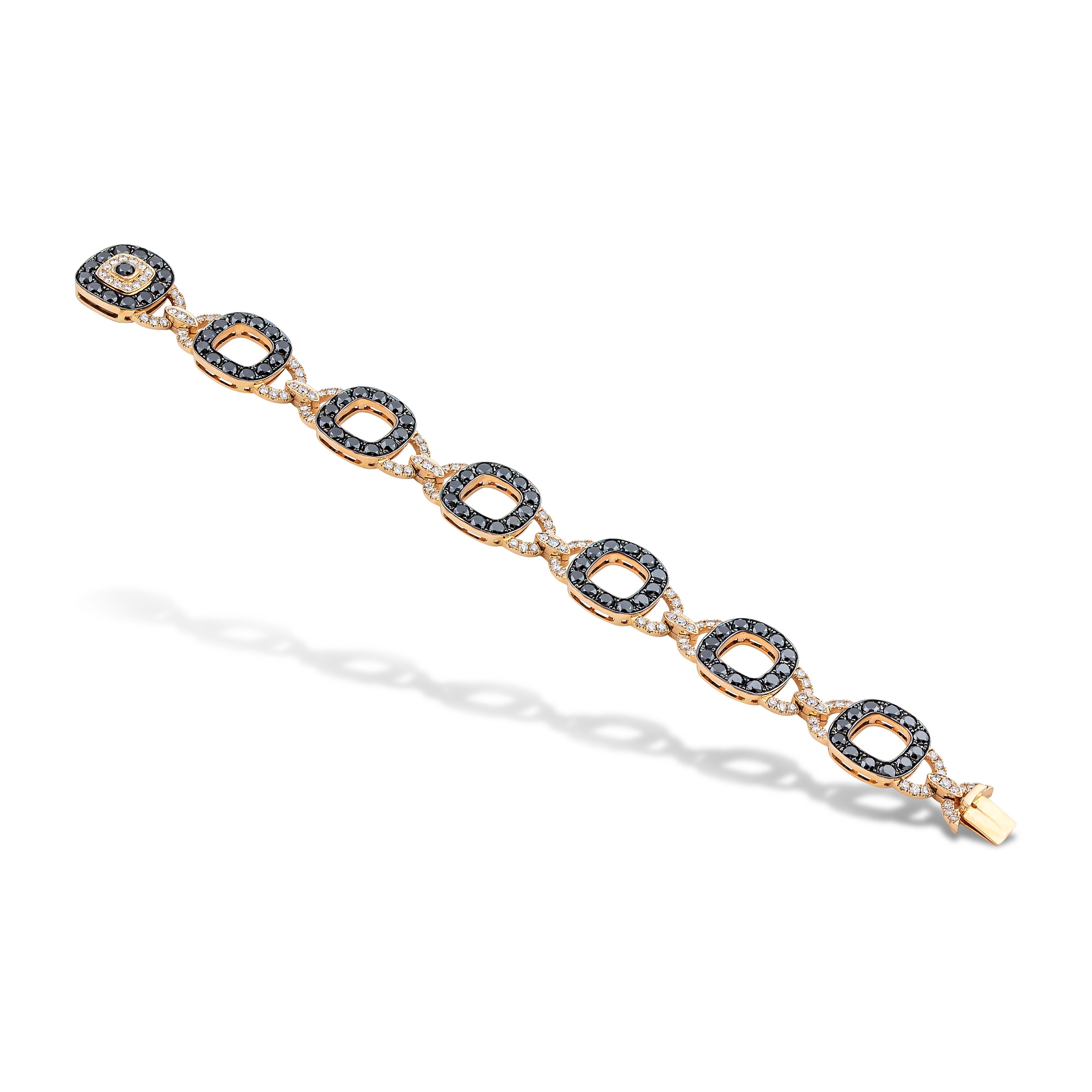 Taille ronde Bracelet à maillons carrés arrondis en or rose 18 carats, diamants blancs et noirs 14, 80 carats en vente