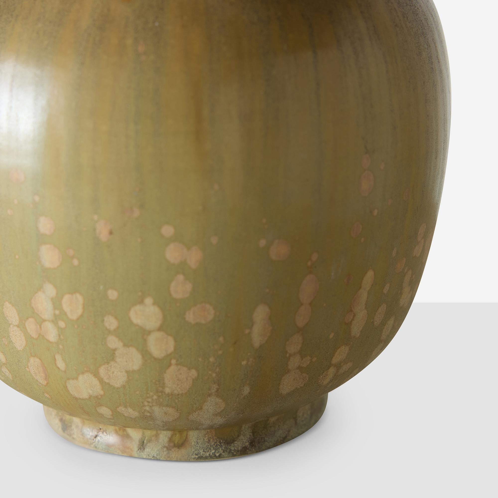 Abgerundete Vase von Patrick Nordström für Royal Copenhagen (Mitte des 20. Jahrhunderts) im Angebot