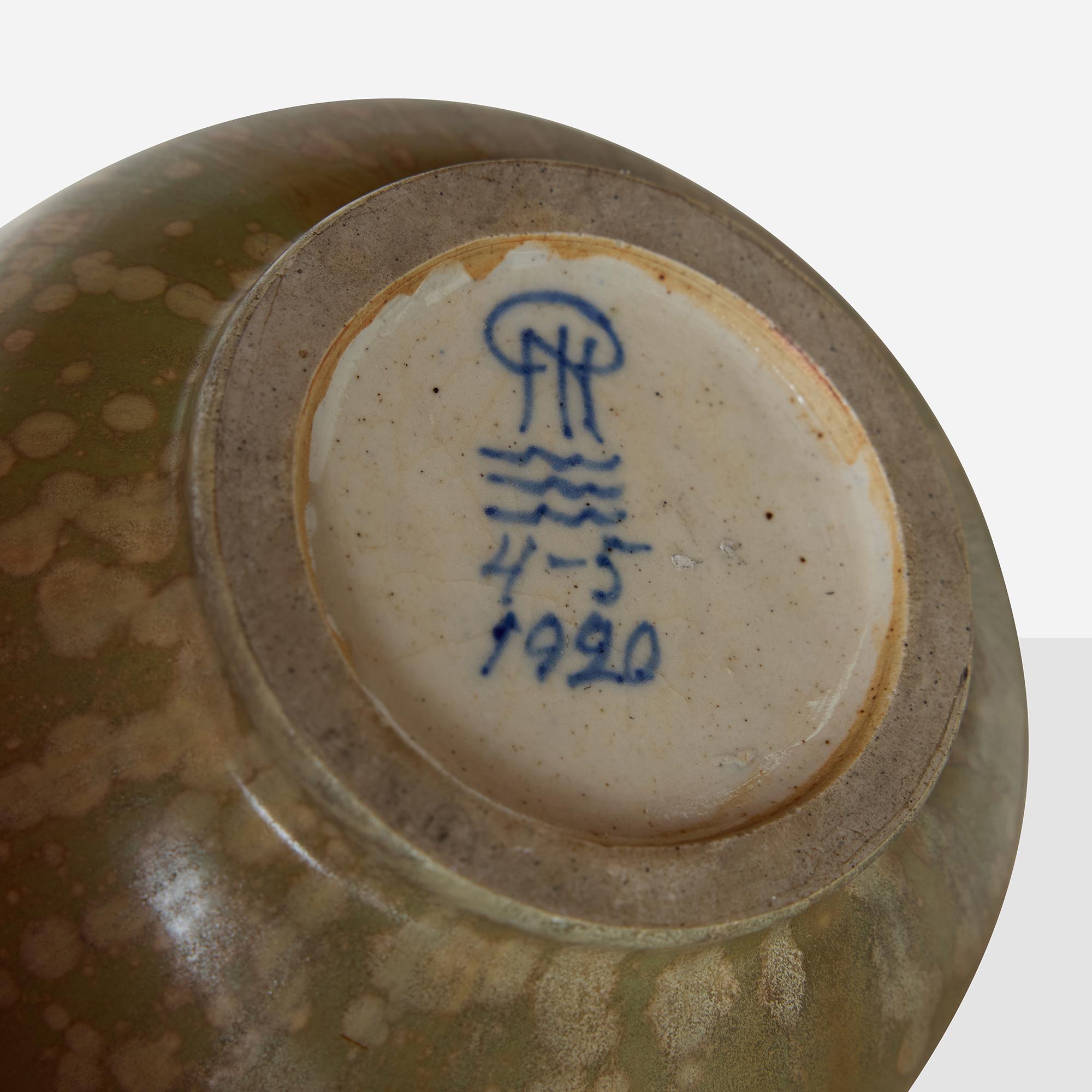 Abgerundete Vase von Patrick Nordström für Royal Copenhagen (Steingut) im Angebot