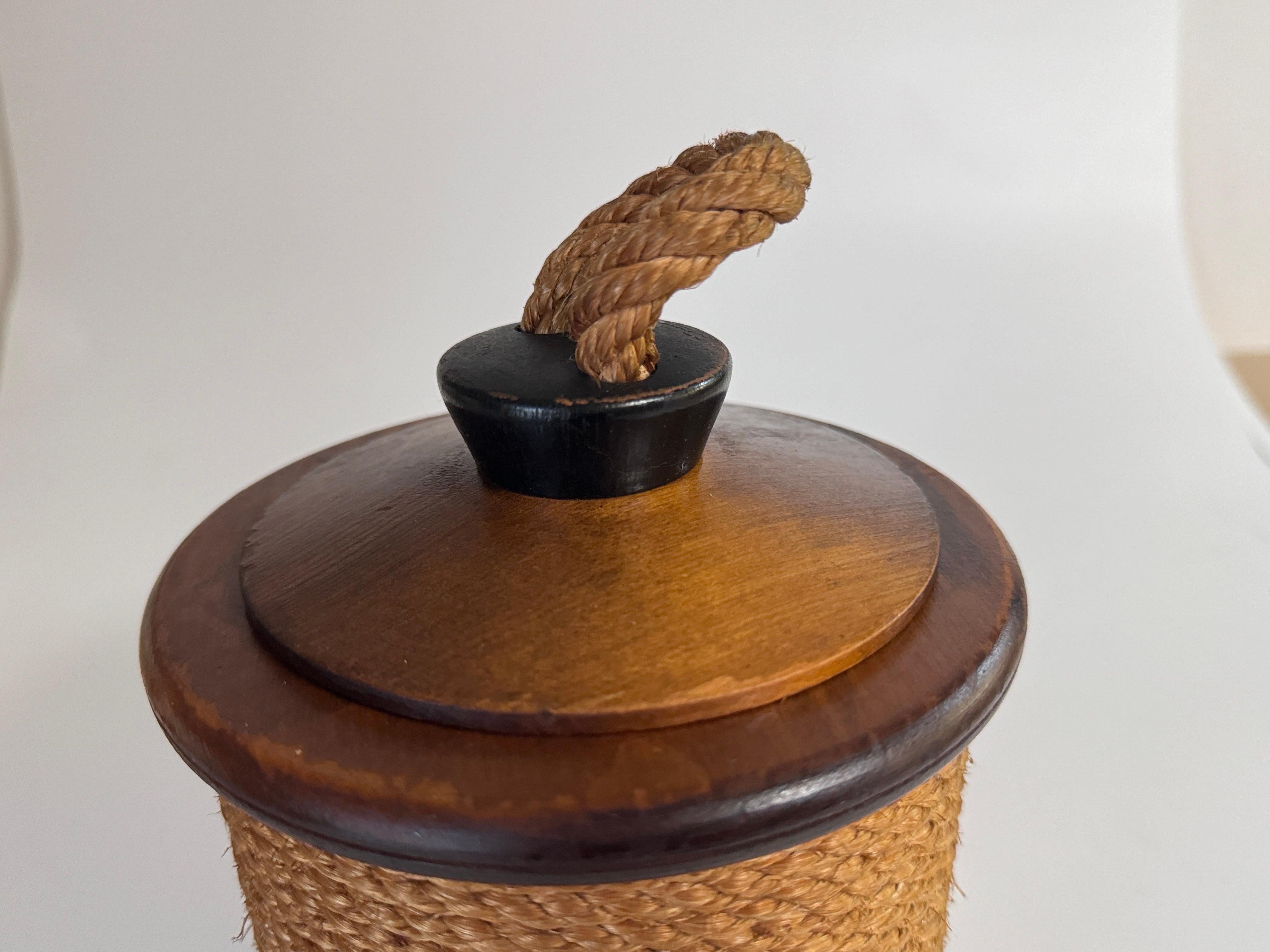 Rounded Wooden and Rope Box in Wood France 1960, Brown Color Audoux Minnet Style For Sale 3