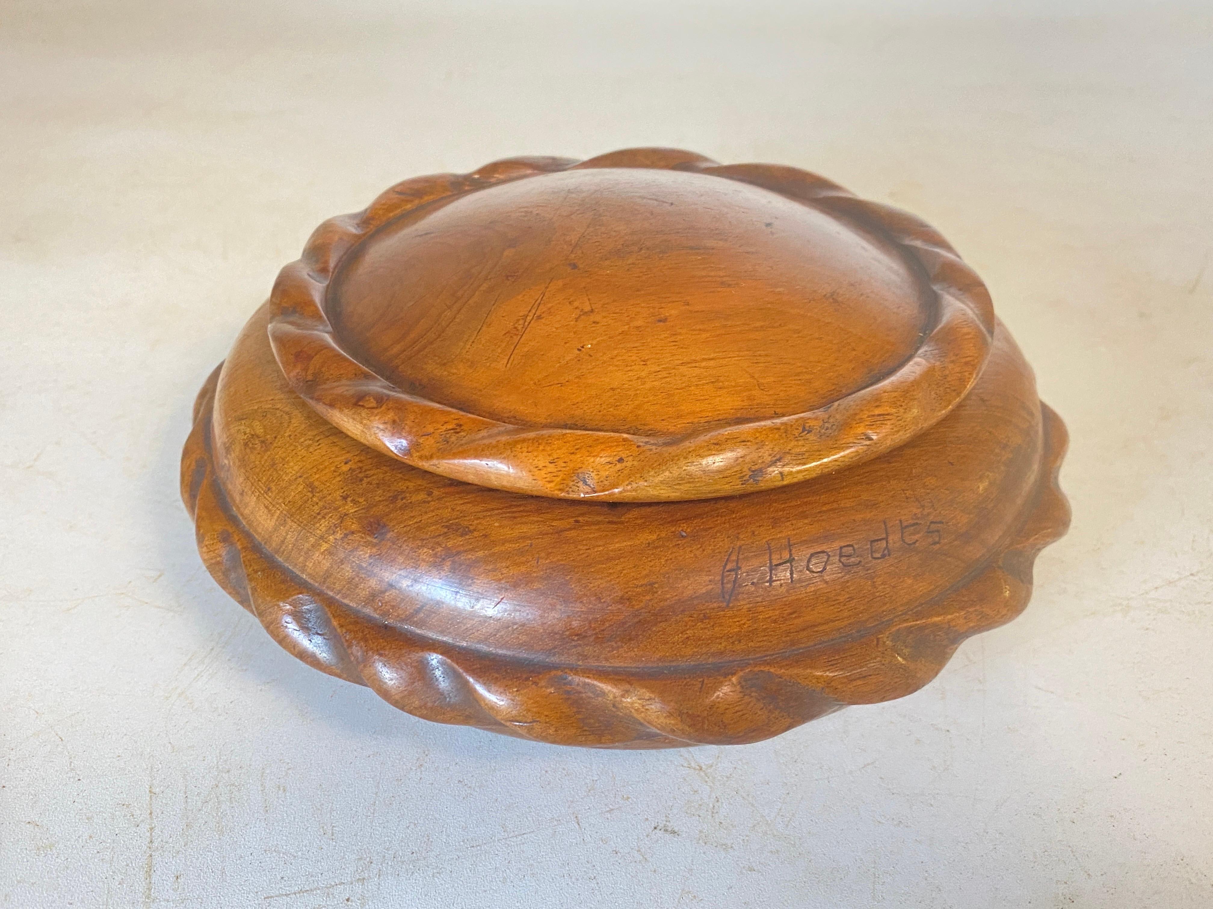 Rounded Wooden Box in Wood France 1960, Brown Color For Sale 3