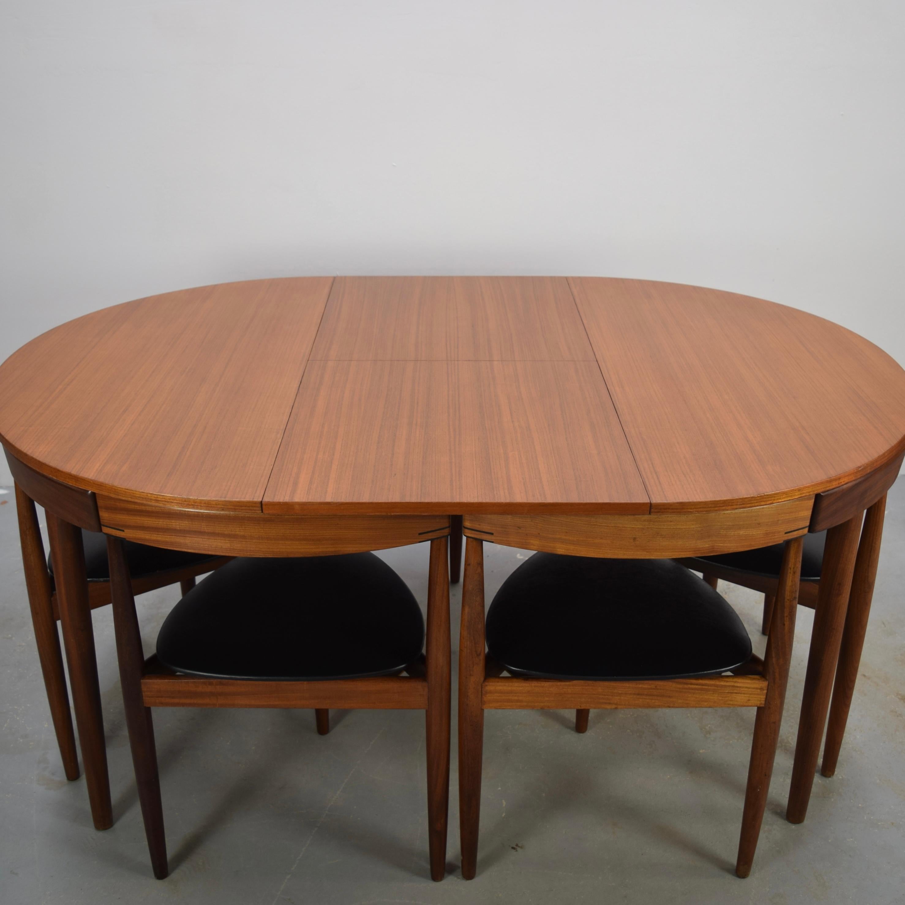 Roundette Dining Set by Hans Olsen In Good Condition In Puslinch, ON