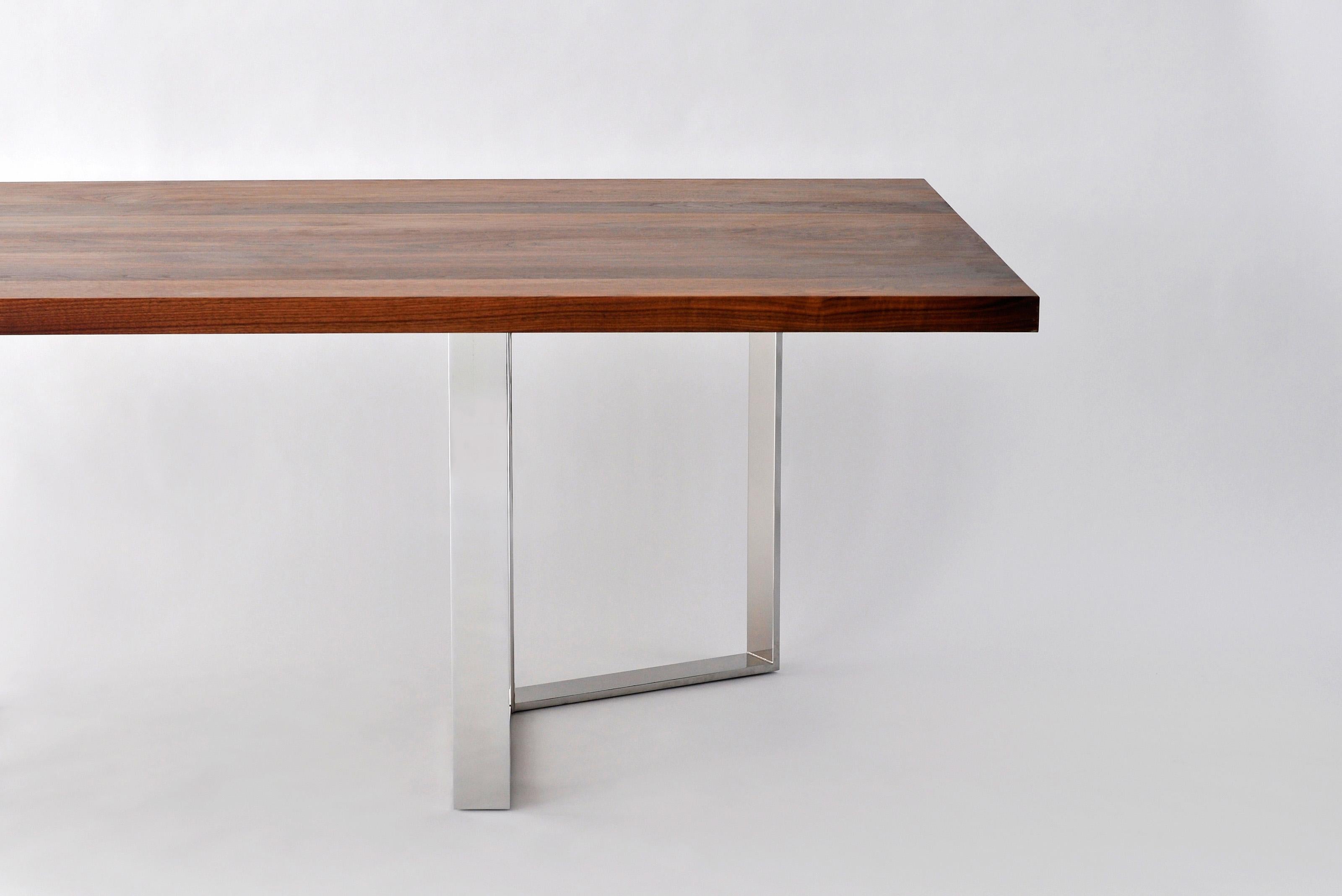 Moderne Table ronde de Phase Design en vente