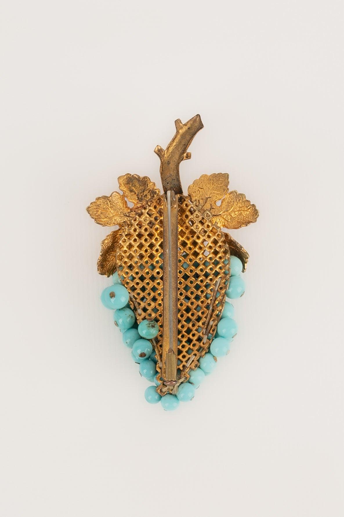Broche de uva de metal dorado del Taller Rousselet en venta 2