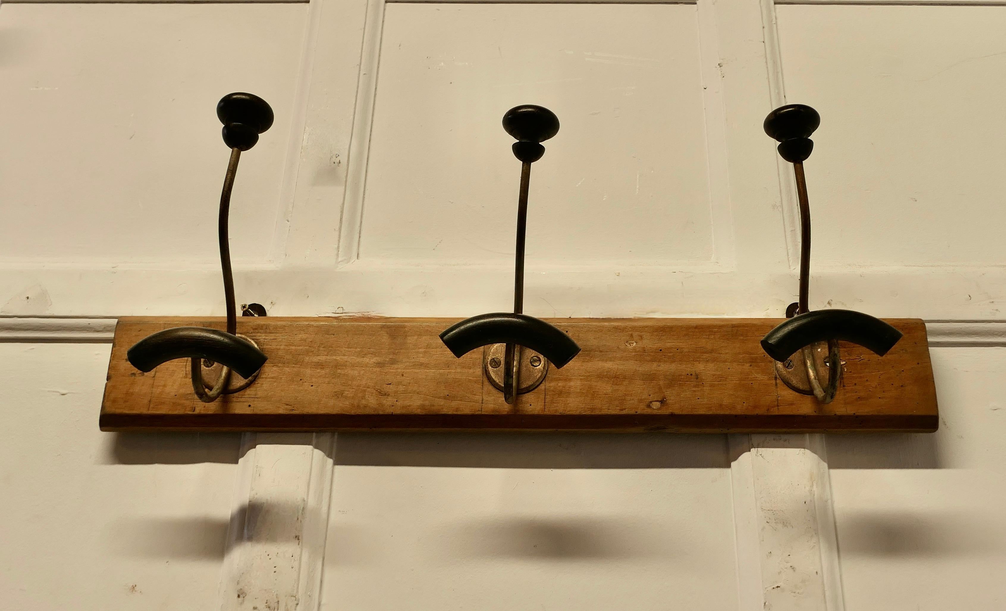 Row of 3 French Bentwood and Turned Wood Coat Hooks   In Good Condition For Sale In Chillerton, Isle of Wight