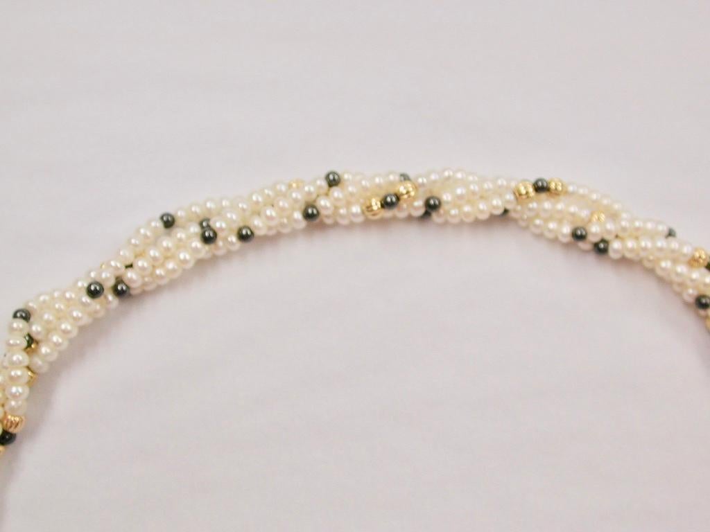 Row of Twisted White Multi-Bouton Shaped Cultered Pearls, 18ct Gold Snap 1