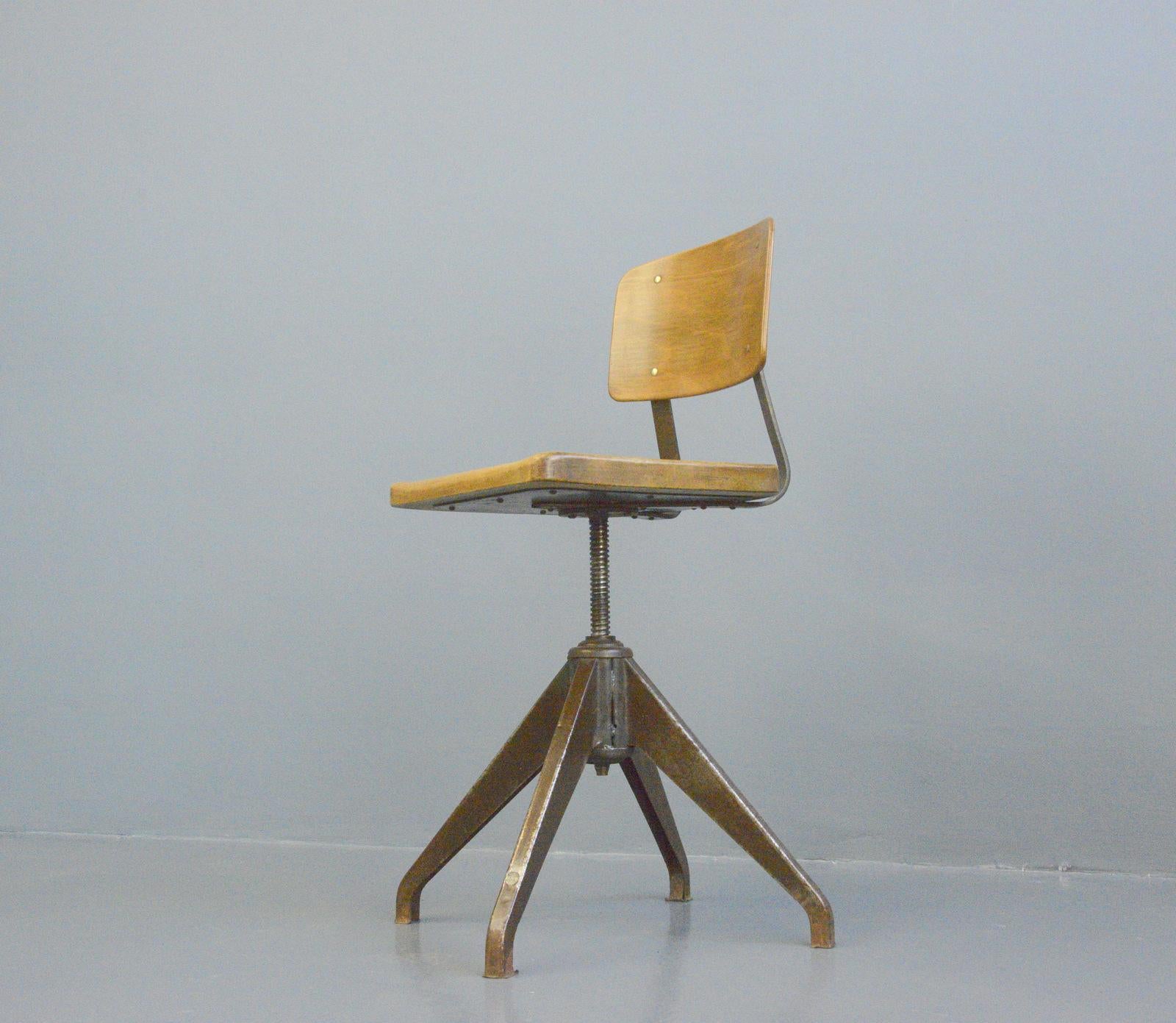 Rowac Model XIII Swivel Desk Chair, Circa 1920s For Sale 3