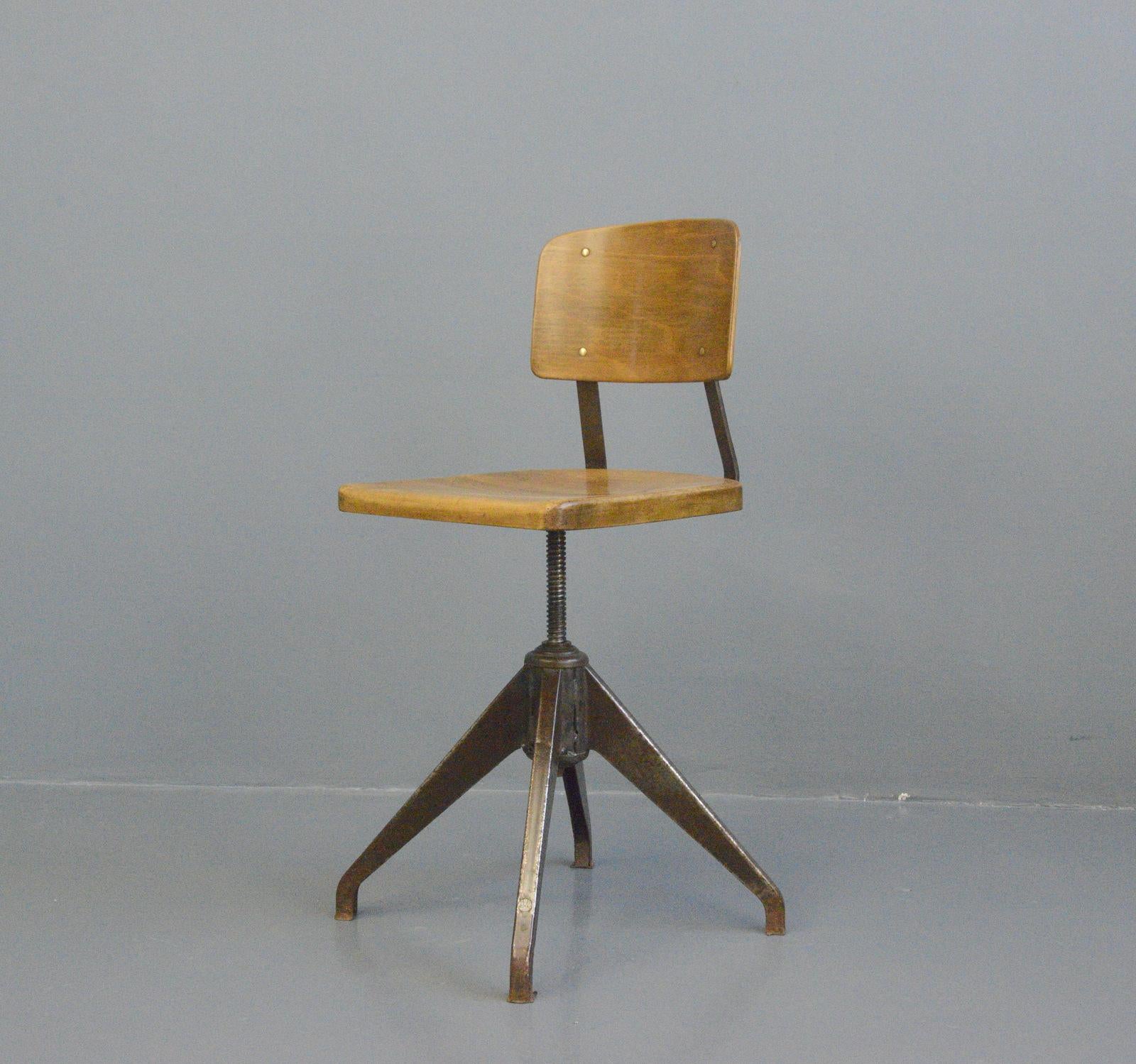 German Rowac Model XIII Swivel Desk Chair, Circa 1920s For Sale