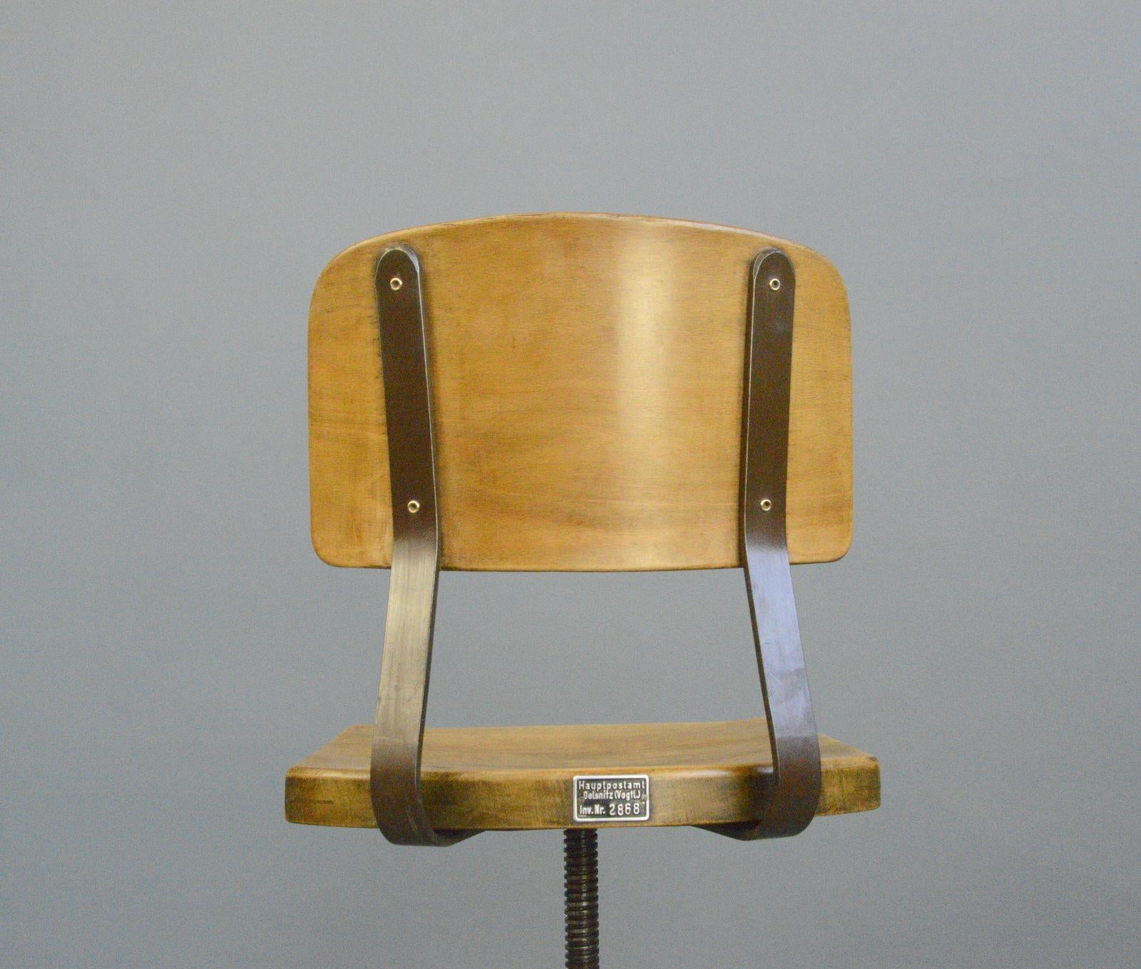 Early 20th Century Rowac Model XIII Swivel Desk Chair, Circa 1920s For Sale
