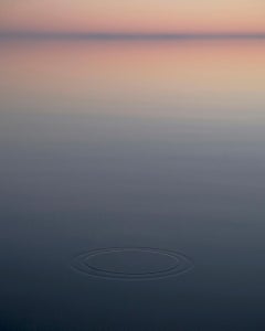 "Drift 03" Fotografía abstracta de paisaje acuático 40" x 30" Edición 1/5 por Rowan Daly