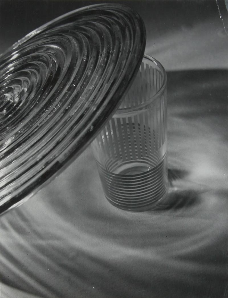 Verre signé Chlorobromide Silver Print par Rowena Fruth, 1940