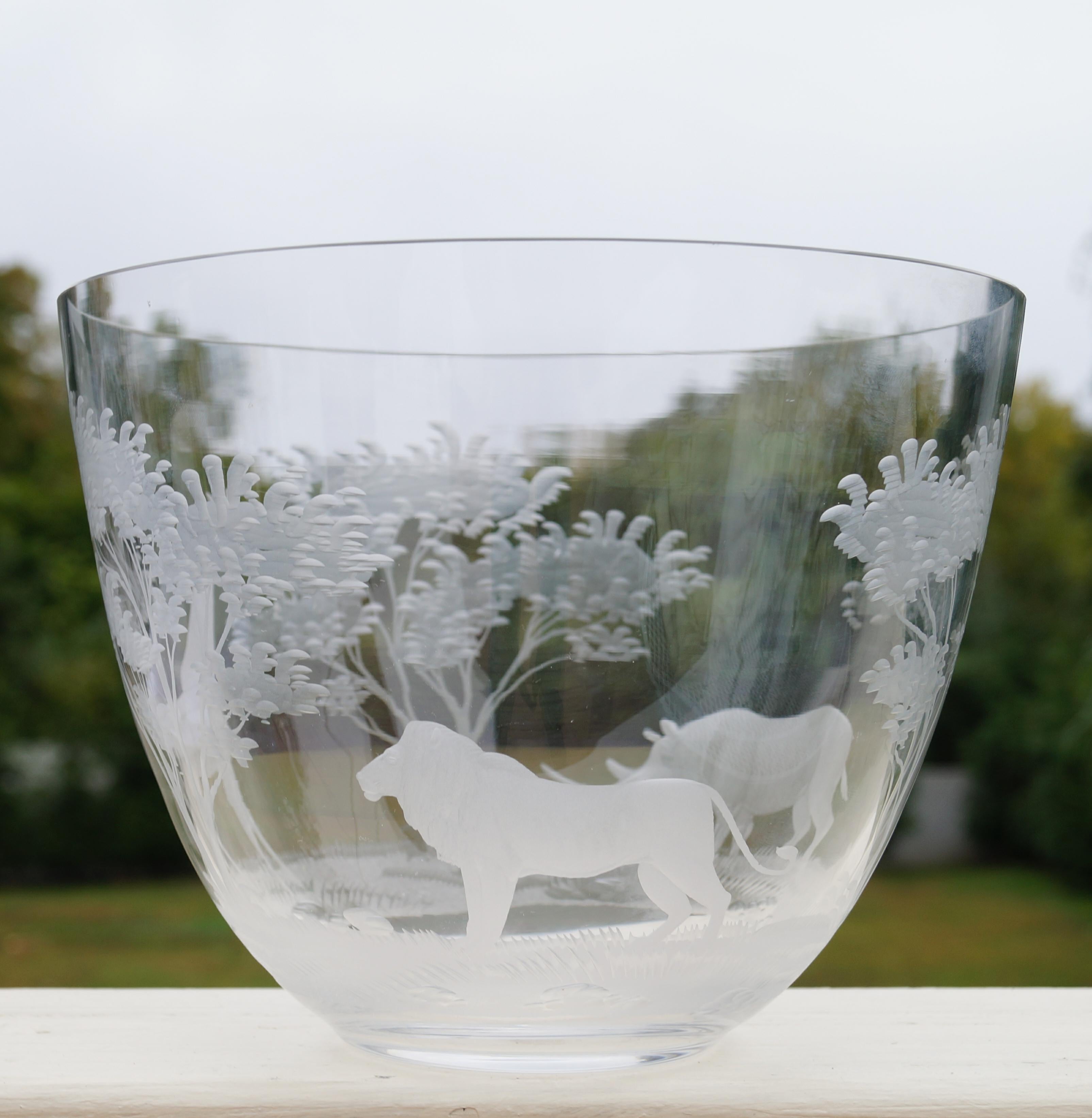Sporting Art Cristal gravé Rowland Ward  Animaux Moser Glass Big Game African Safari Bowl (bol à safari africain) en vente