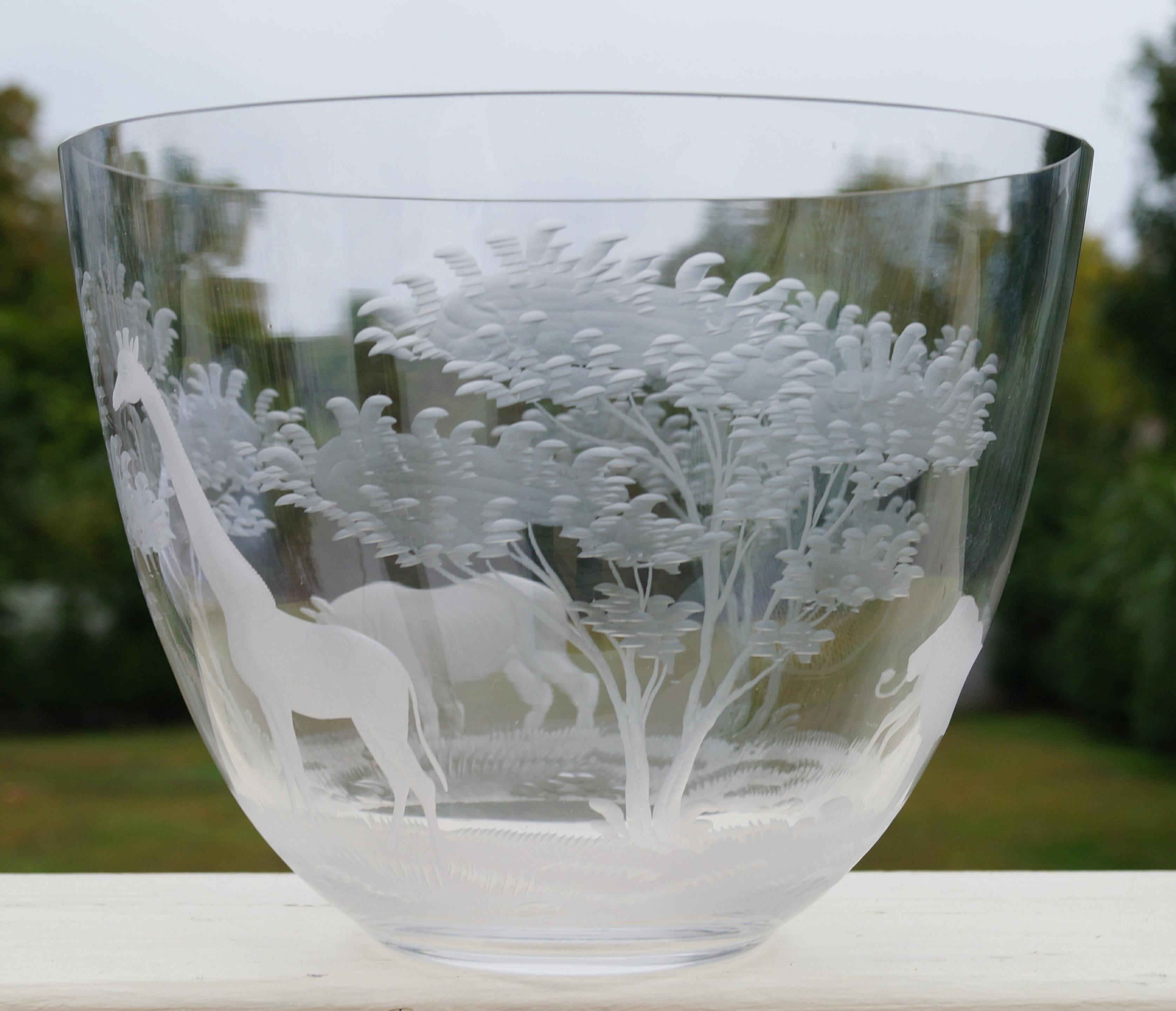 Anglais Cristal gravé Rowland Ward  Animaux Moser Glass Big Game African Safari Bowl (bol à safari africain) en vente
