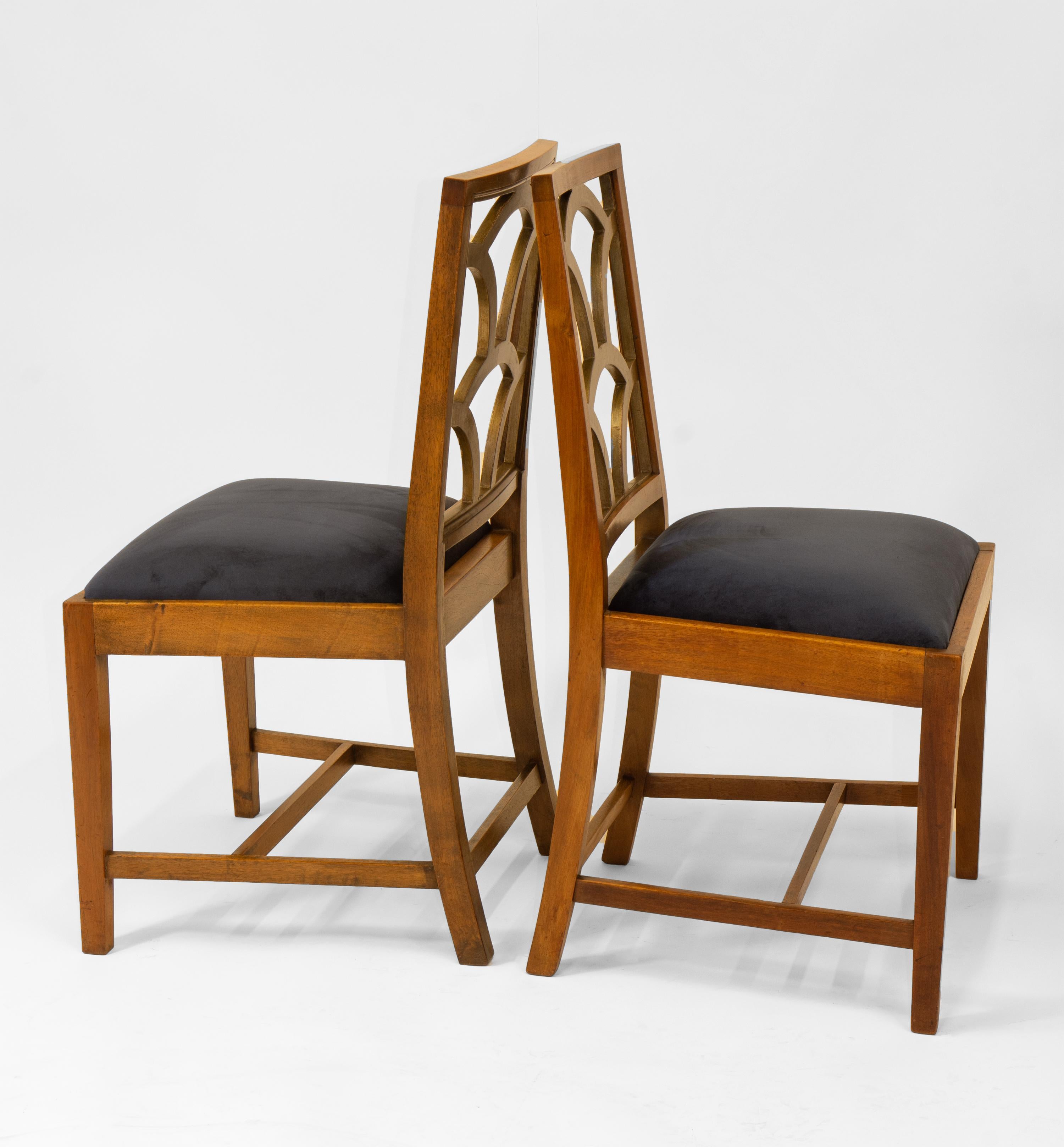 Rowley Gallery Art Deco-Paar  Nussbaum Wolke Form zurück Side Chairs 1930's (Englisch)