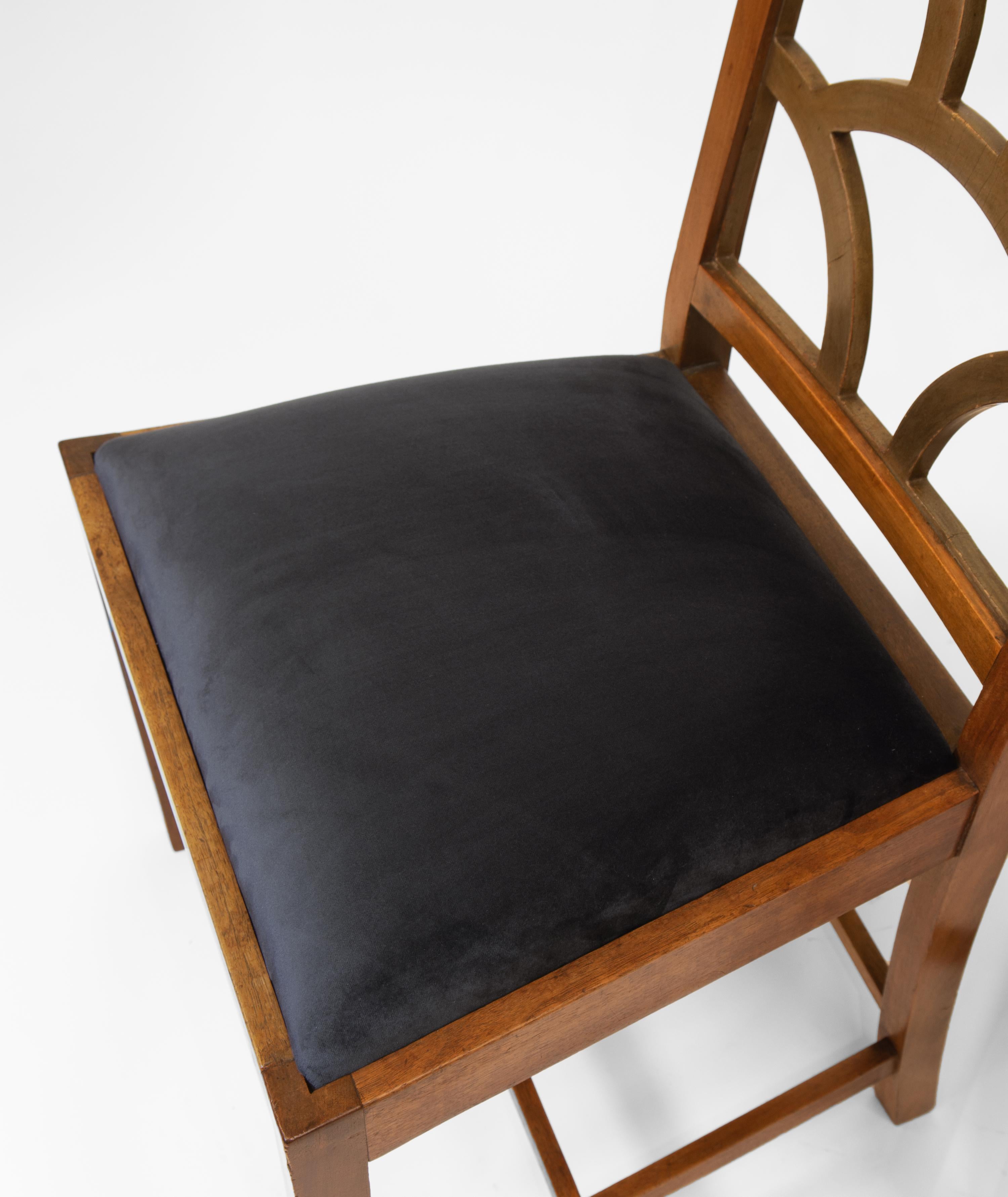 Rowley Gallery Art Deco-Paar  Nussbaum Wolke Form zurück Side Chairs 1930's 1