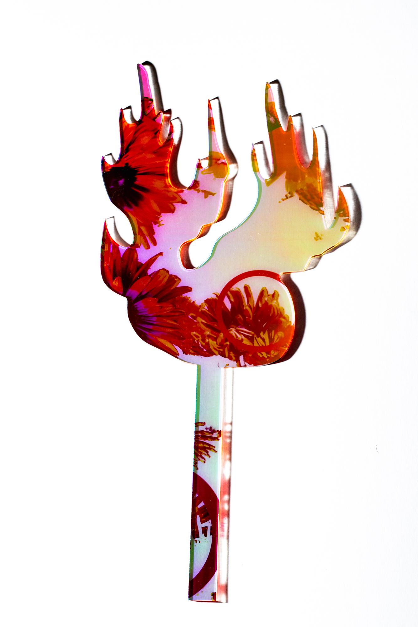 Roxana Azar Figurative Sculpture – Flamme I