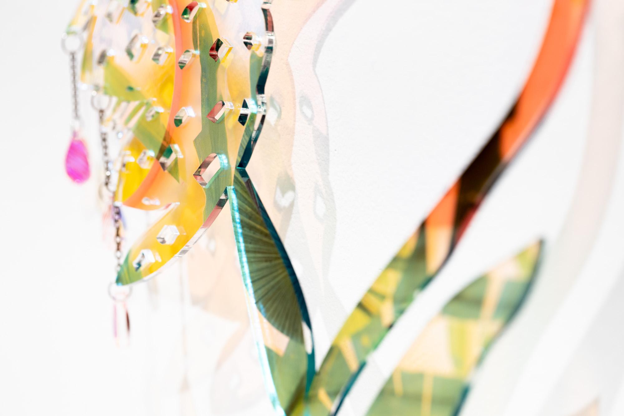 « Lily à carreaux hélicoïdaux » - Sculpture abstraite UV sur acrylique en vente 4