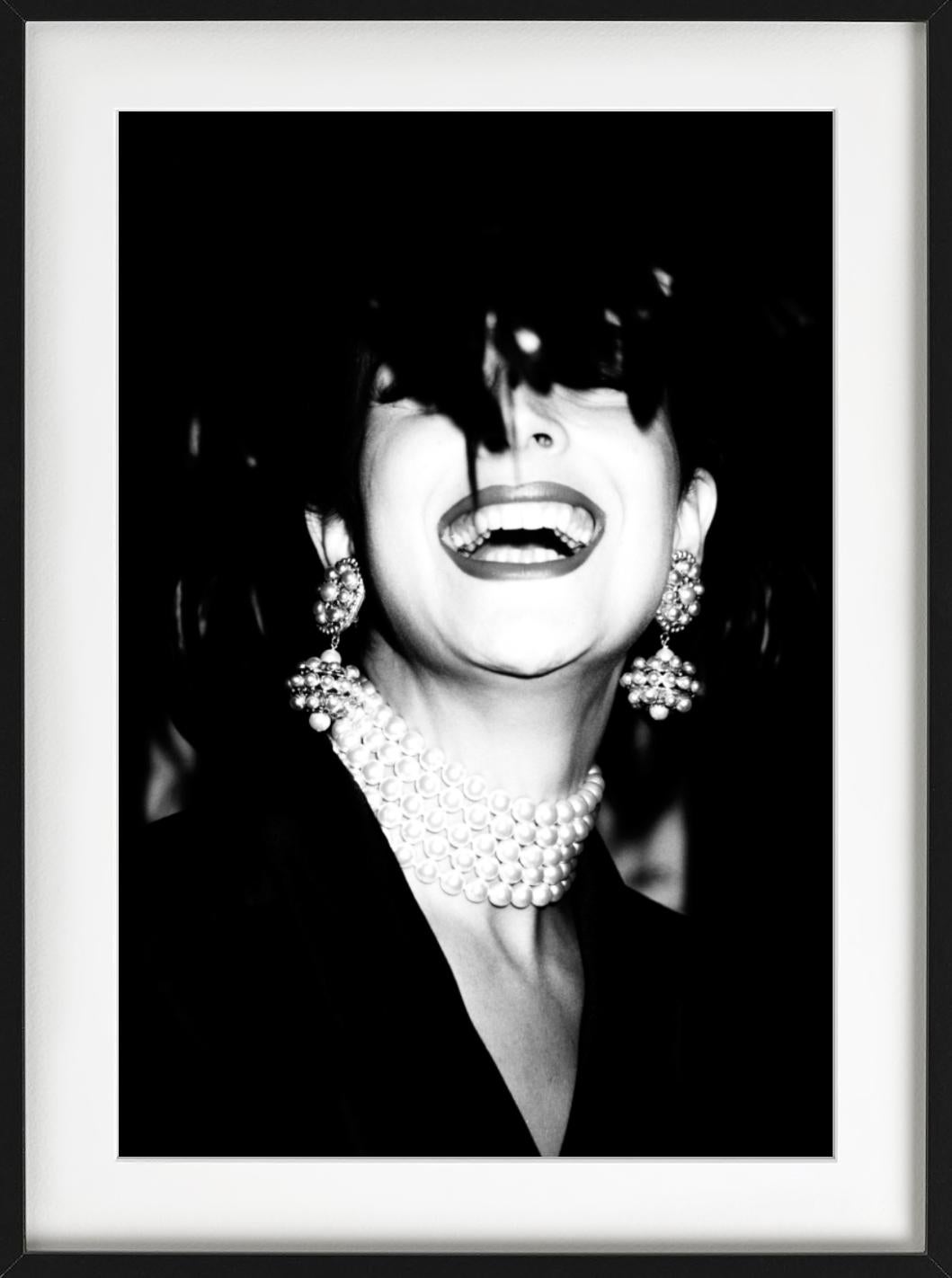 Betty Lago souriante photographiée par Roxanne Lowit.

Tous les tirages sont en édition limitée. Disponible en plusieurs tailles. Encadrement haut de gamme sur demande.

Toutes les impressions sont réalisées et signées par l'artiste. Le