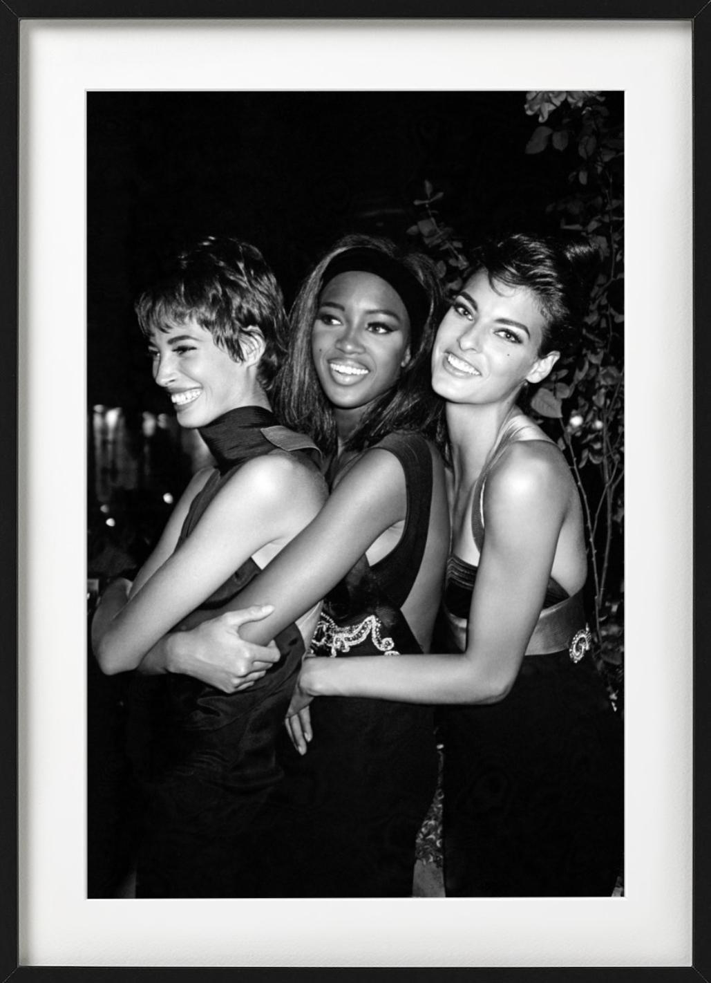 Étreinte de groupe, Supermodèles, Photographie d'art en vente 2