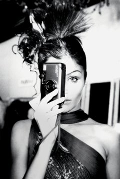 Helena Christensen macht einen Schnappschuss, B/W, Kunstfotografie