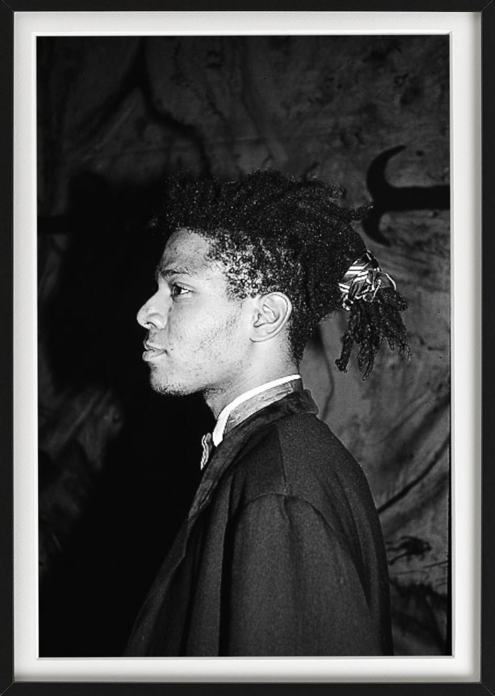 « Jean-Michel Basquiat I » - Portrait de profil latéral, photographie d'art, 1985 - Contemporain Photograph par Roxanne Lowit