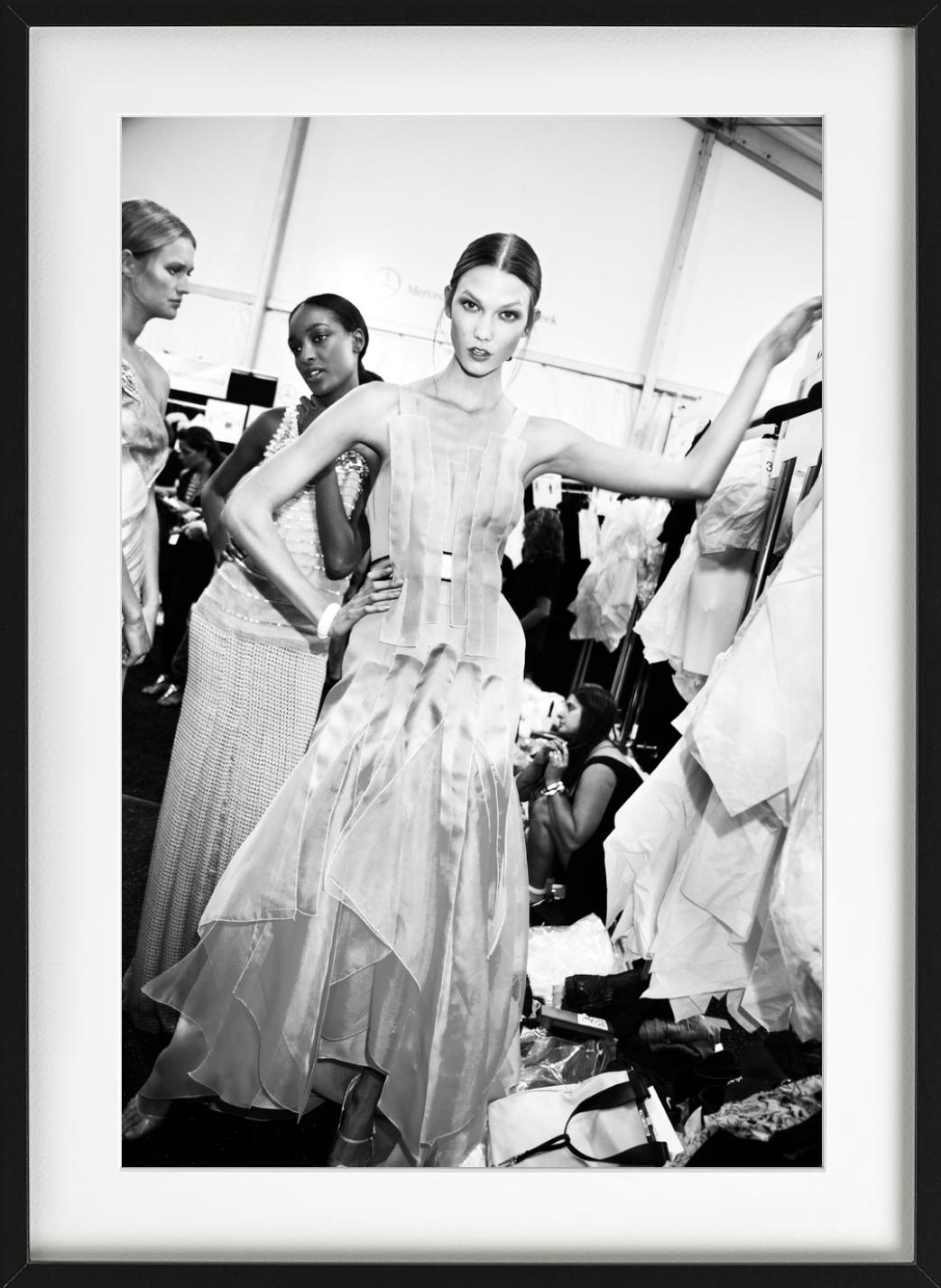 Karlie Kloss nel backstage in vendita 2