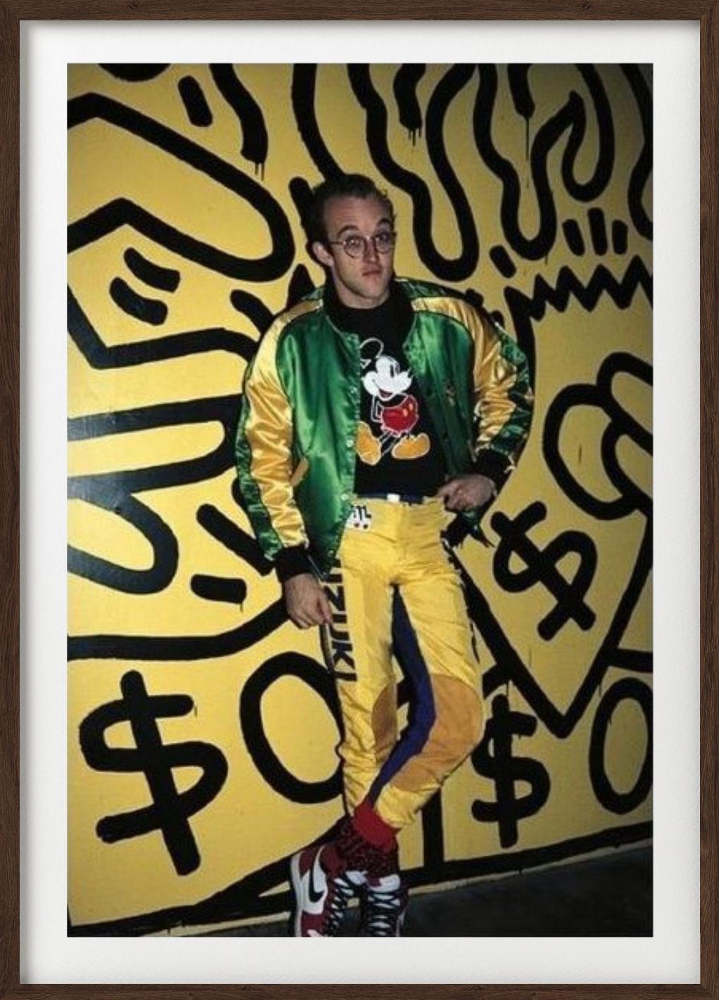 'Keith Haring' - in front of his work, fine art photography, 1985 - Black Color Photograph by Roxanne Lowit