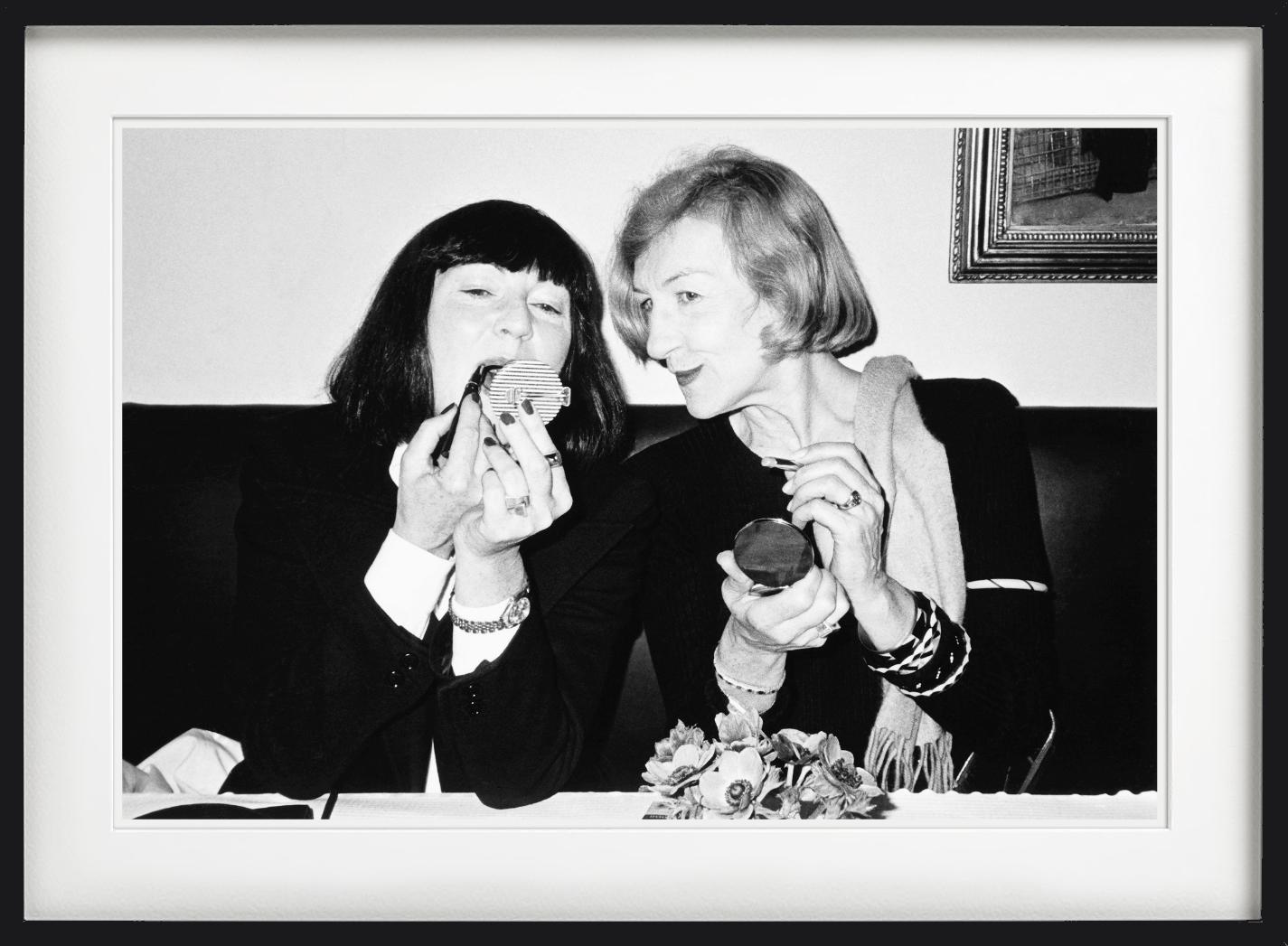 Make up - June Newton&Andree Putman, Les Bouchons - fotografia artistica, 1981 in vendita 2