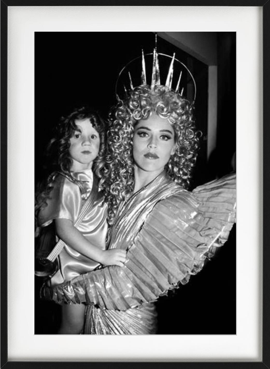 Sharon Stone, Angel, Mugler Party, b/n, Diptych Fine Arts Photography, 1992 - Black and White Photograph Nero di Roxanne Lowit