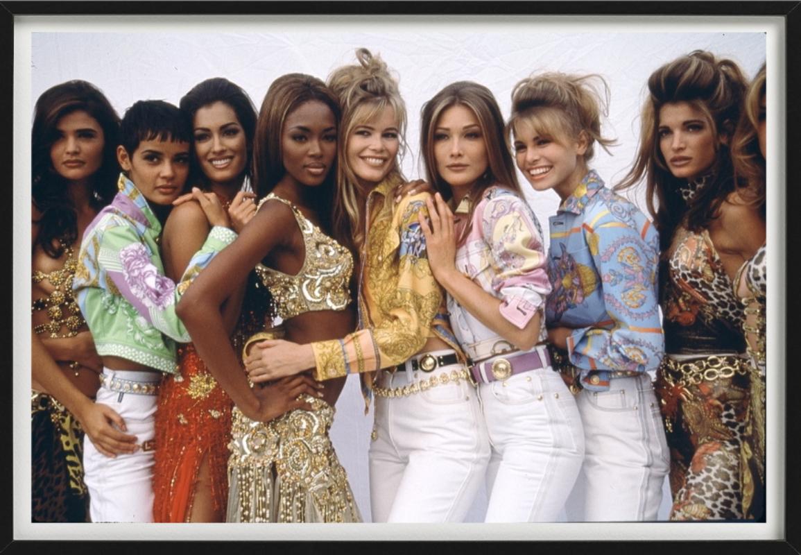 Versace Vixens - Famose modelle degli anni '90 in Versace, Fotografia Fine Art, 1994 in vendita 5