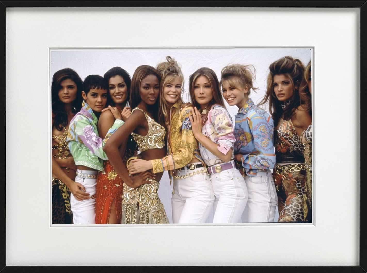 Versace Vixens - Famose modelle degli anni '90 in Versace, Fotografia Fine Art, 1994 in vendita 9