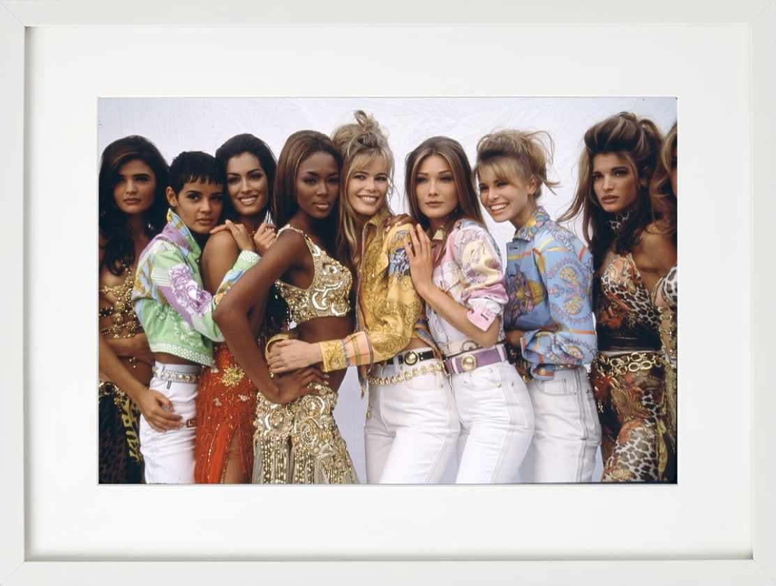 Versace Vixens - Famose modelle degli anni '90 in Versace, Fotografia Fine Art, 1994 in vendita 11
