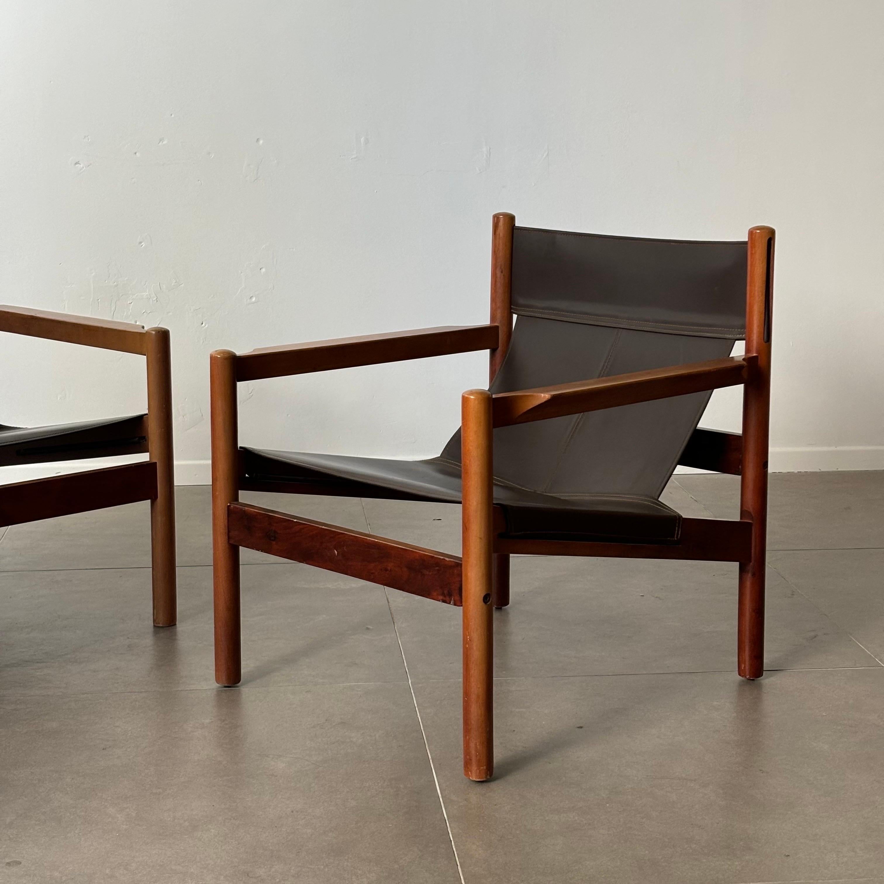 Argentine ‘Roxinho’ armchairs, by Michel Arnoult for Mobilia, 1960s Argentina For Sale