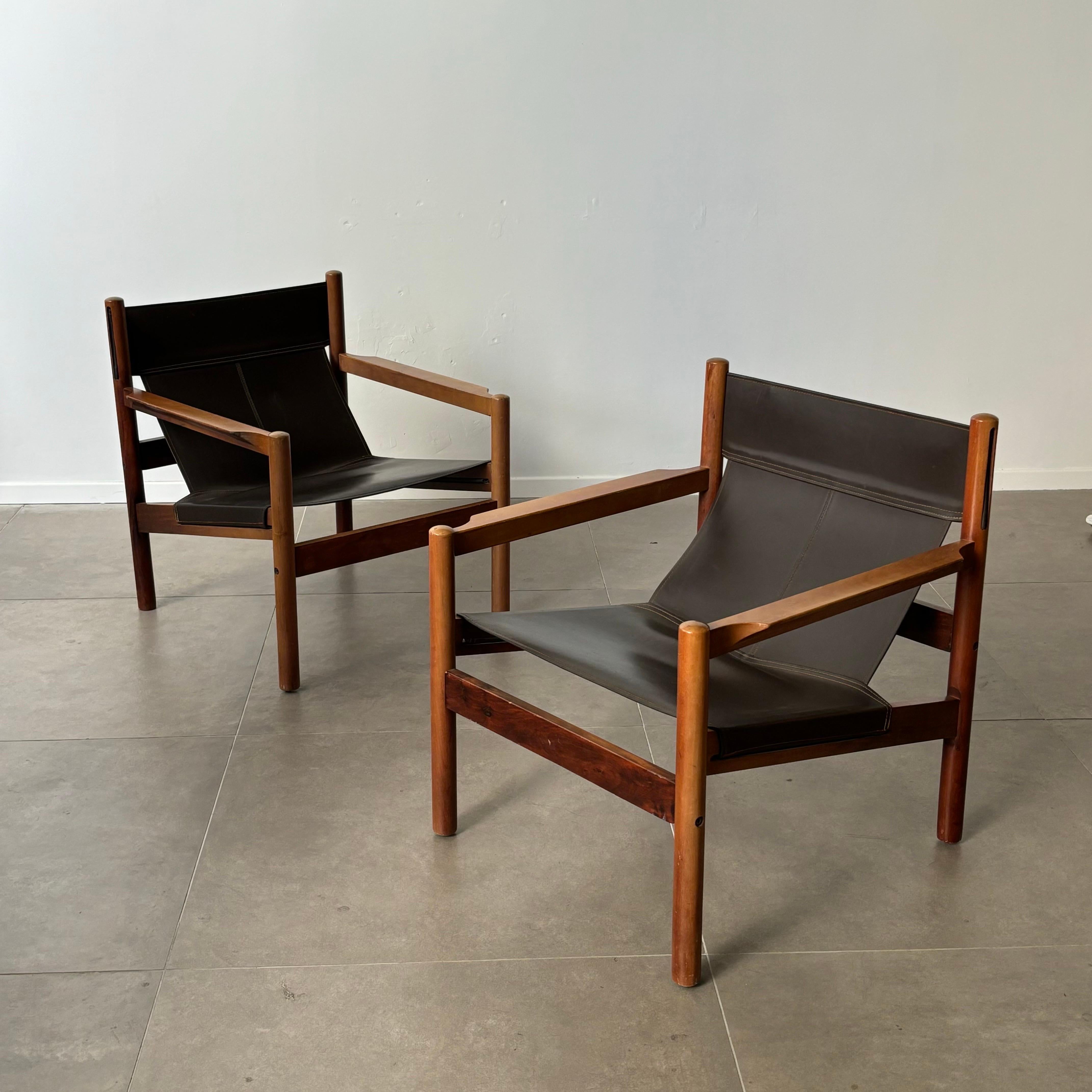 ‘Roxinho’ armchairs, by Michel Arnoult for Mobilia, 1960s Argentina In Good Condition For Sale In Tel Aviv-Yafo, Tel Aviv District