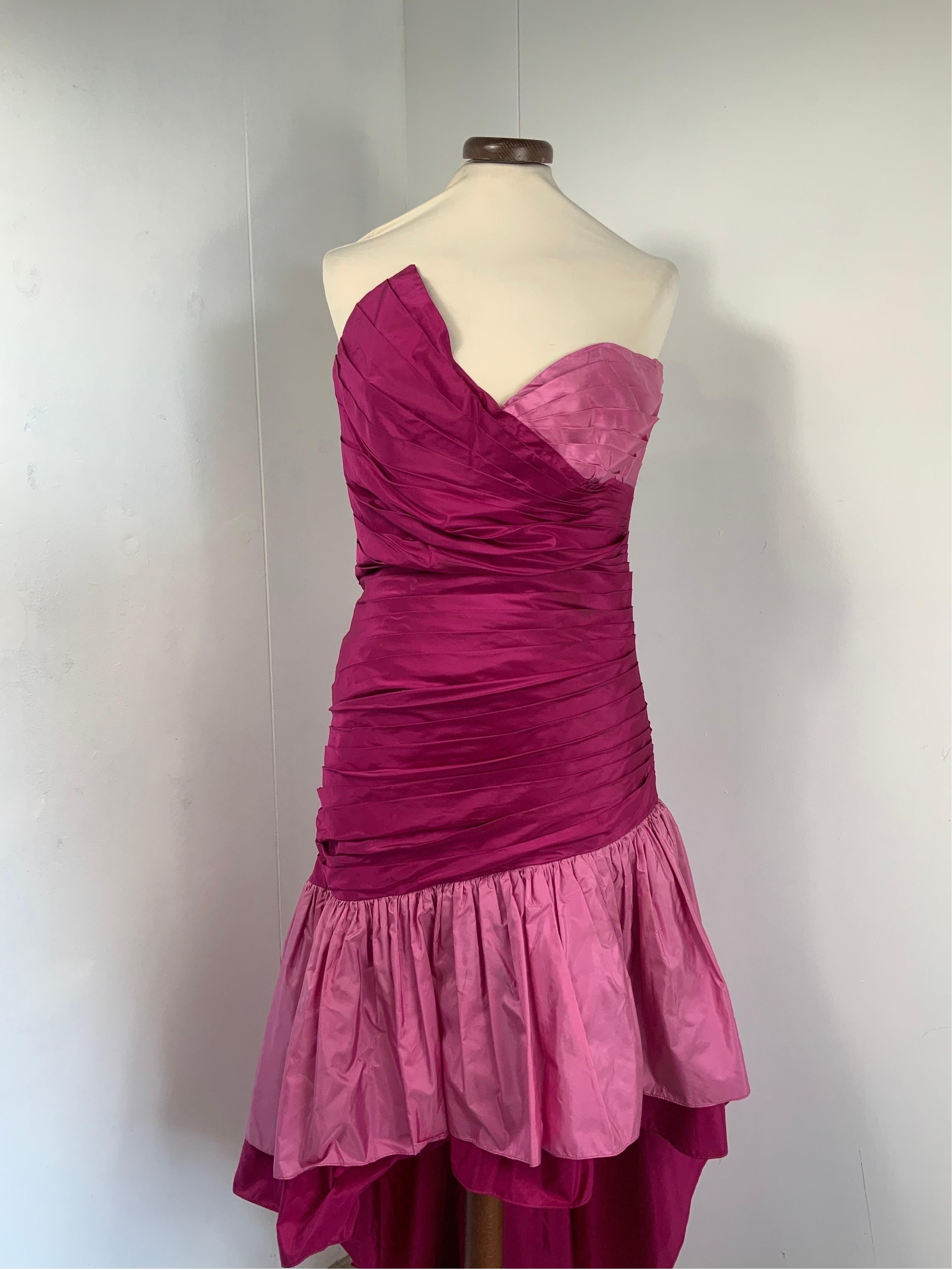 Roxy dress. 
Vintage piece.
100% silk.
Size 42
Bust 42
Waist 30
Length 125
Good conditions: as you can see on the tail it has a big halo. It shows normal use signs and tiny holes.
