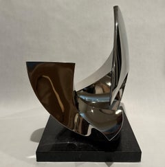 Sculpture en acier inoxydable « Two Forms » de Roy Gussow