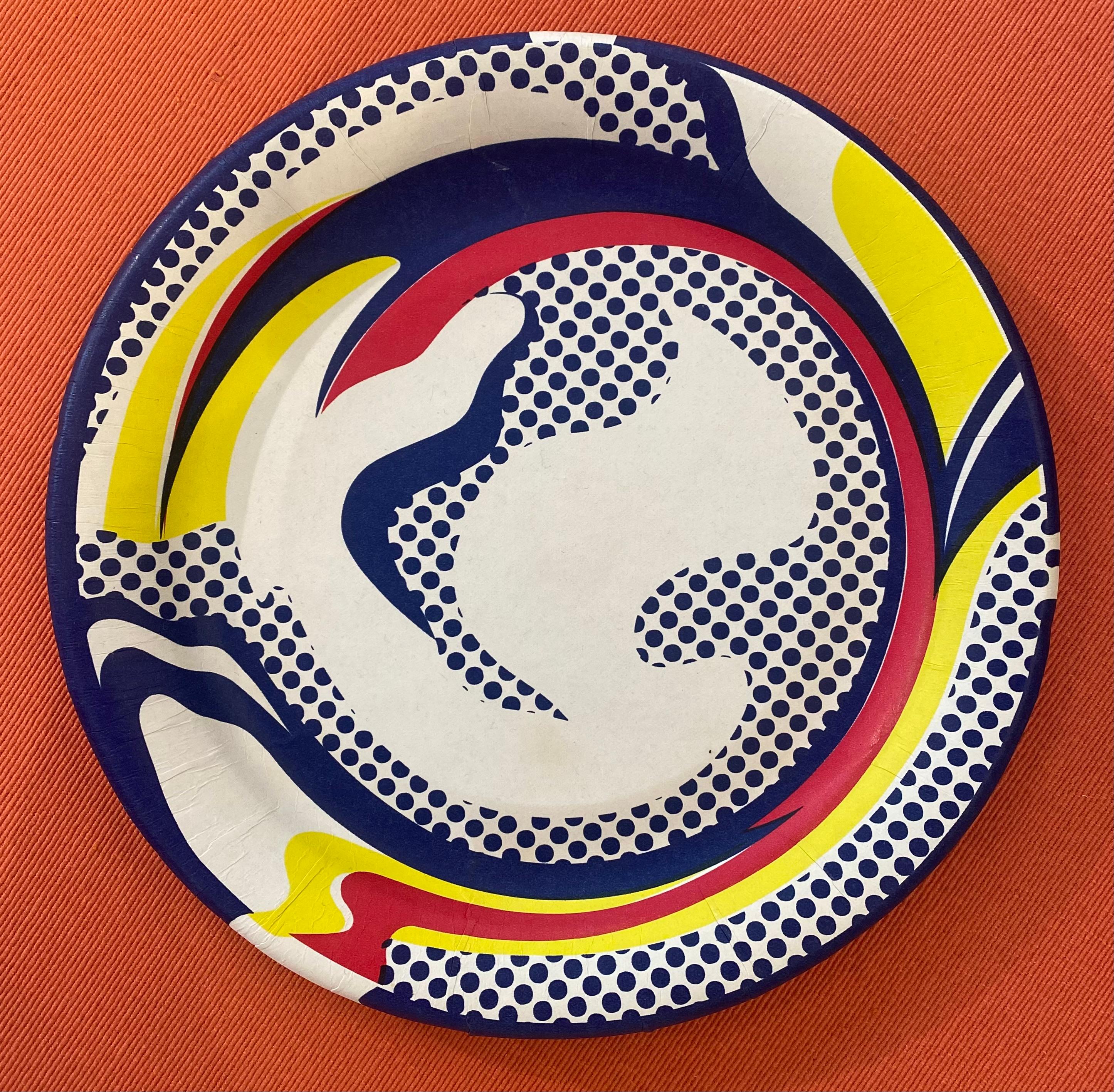 Roy Lichtenstein - Silkscreen on cardboard plate 
1969
Dimensions : ø26cm
Ref : PM/5
Price : €590.


