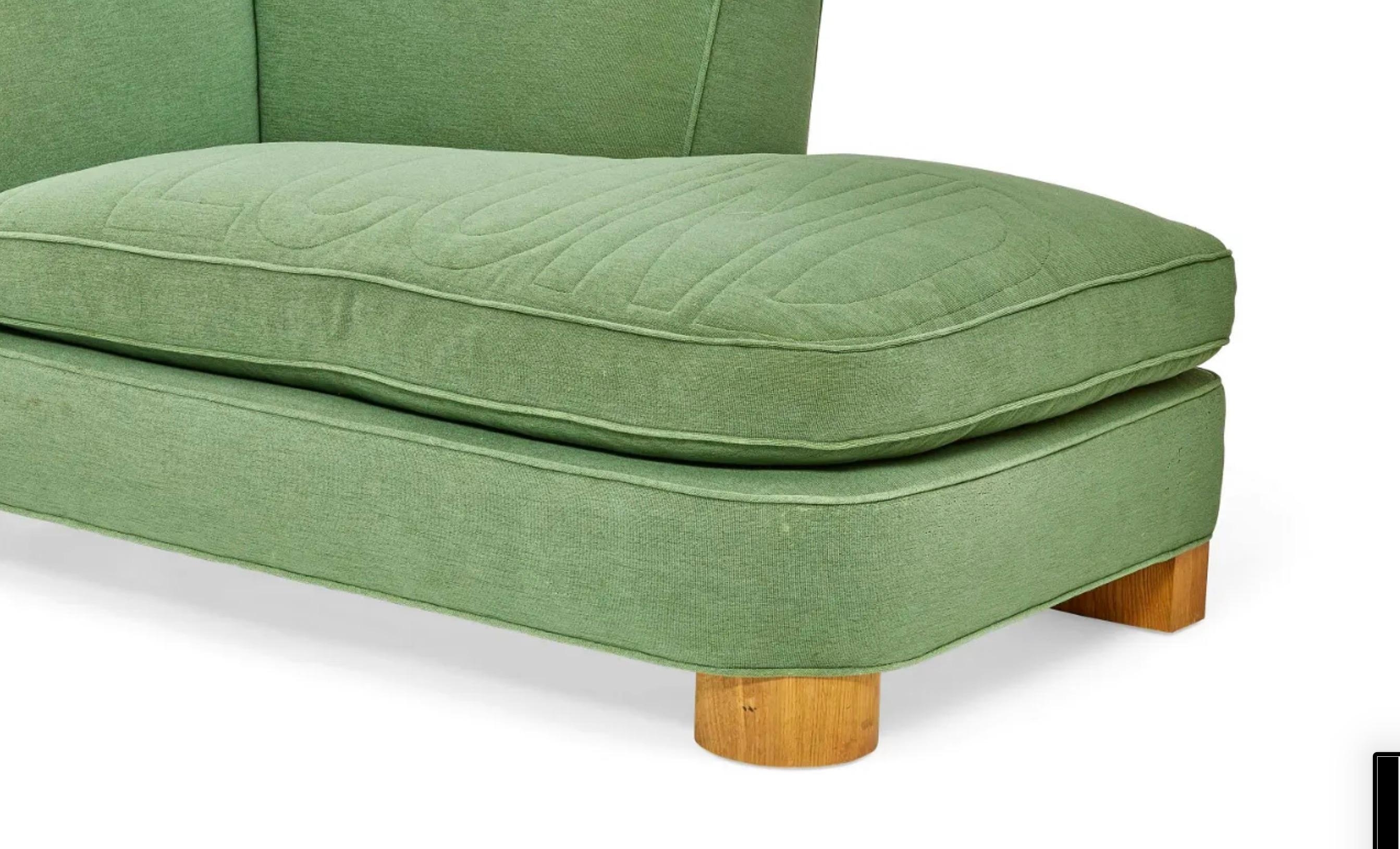 Roy McMakin Postmodern Chaise Longue, Green, Domestic Furniture Co, USA, 1988. Height 33in (84cm); width 63in (160cm); depth 35in (89cm). Provenance: Private Collection, Los Angeles
Roy McMakin is an artist whose predominantly sculptural practice