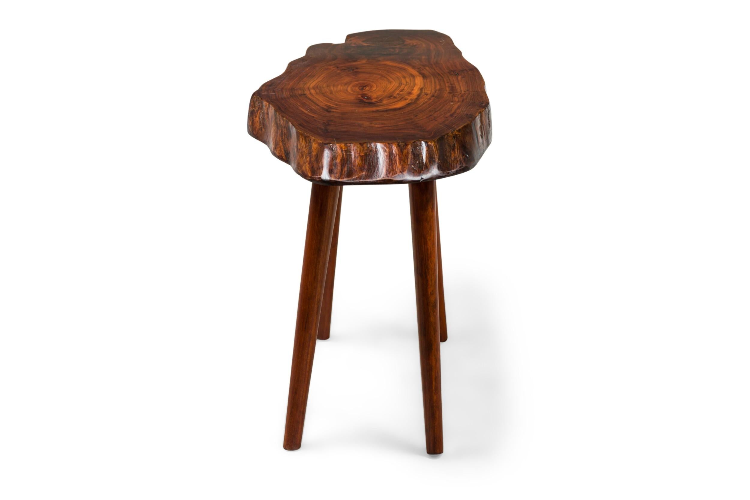 Roy Sheldon Amerikanischer Mid-Century Studio Craft-Cocktailtisch mit freier Kante (Moderne der Mitte des Jahrhunderts) im Angebot