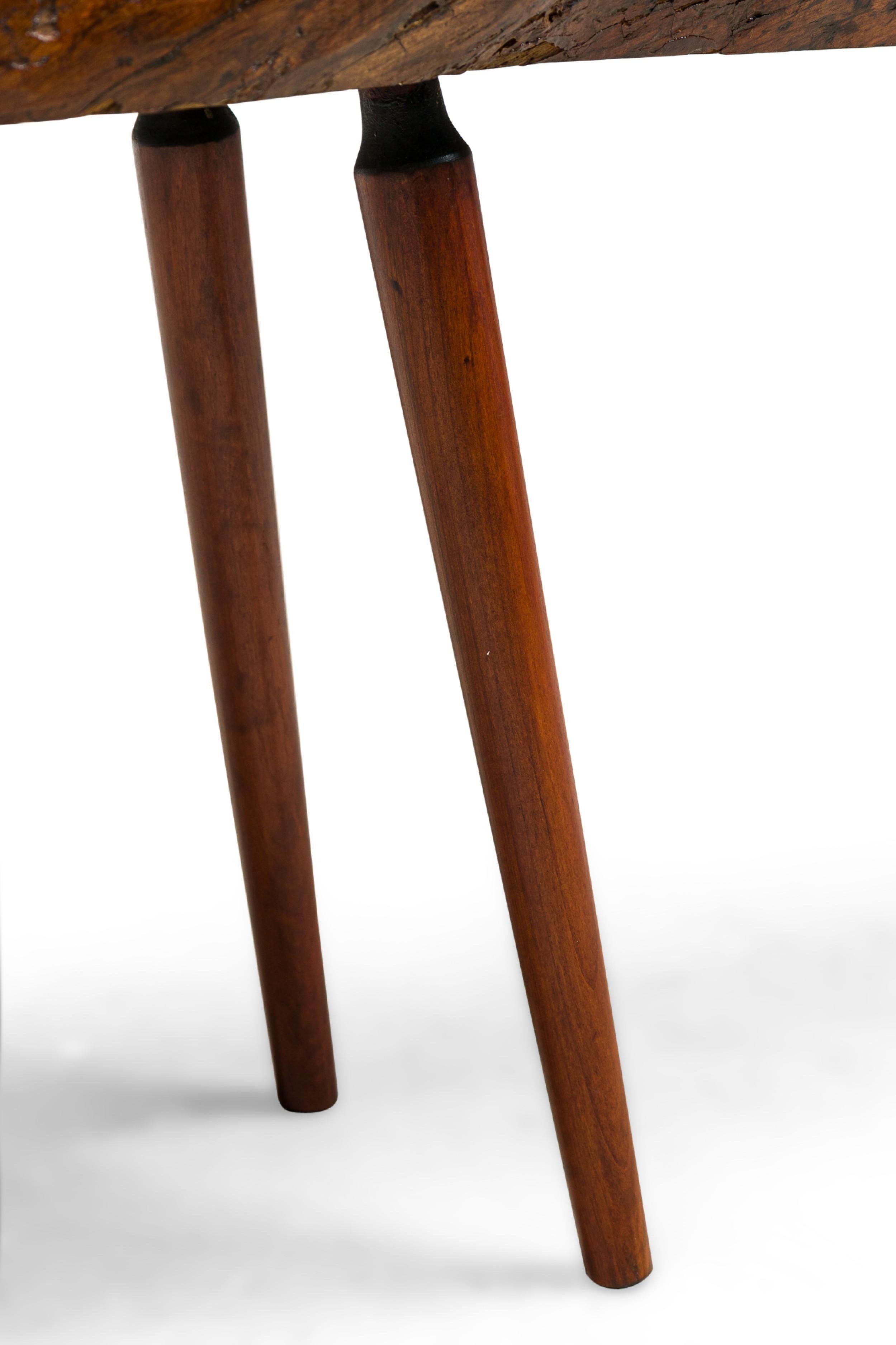 Roy Sheldon Amerikanischer Mid-Century Studio Craft-Cocktailtisch mit freier Kante im Angebot 1