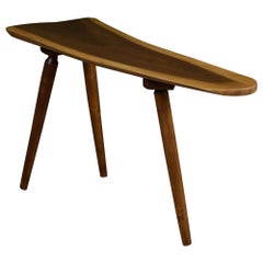 Table d'appoint en noyer à bord libre Roy Sheldon