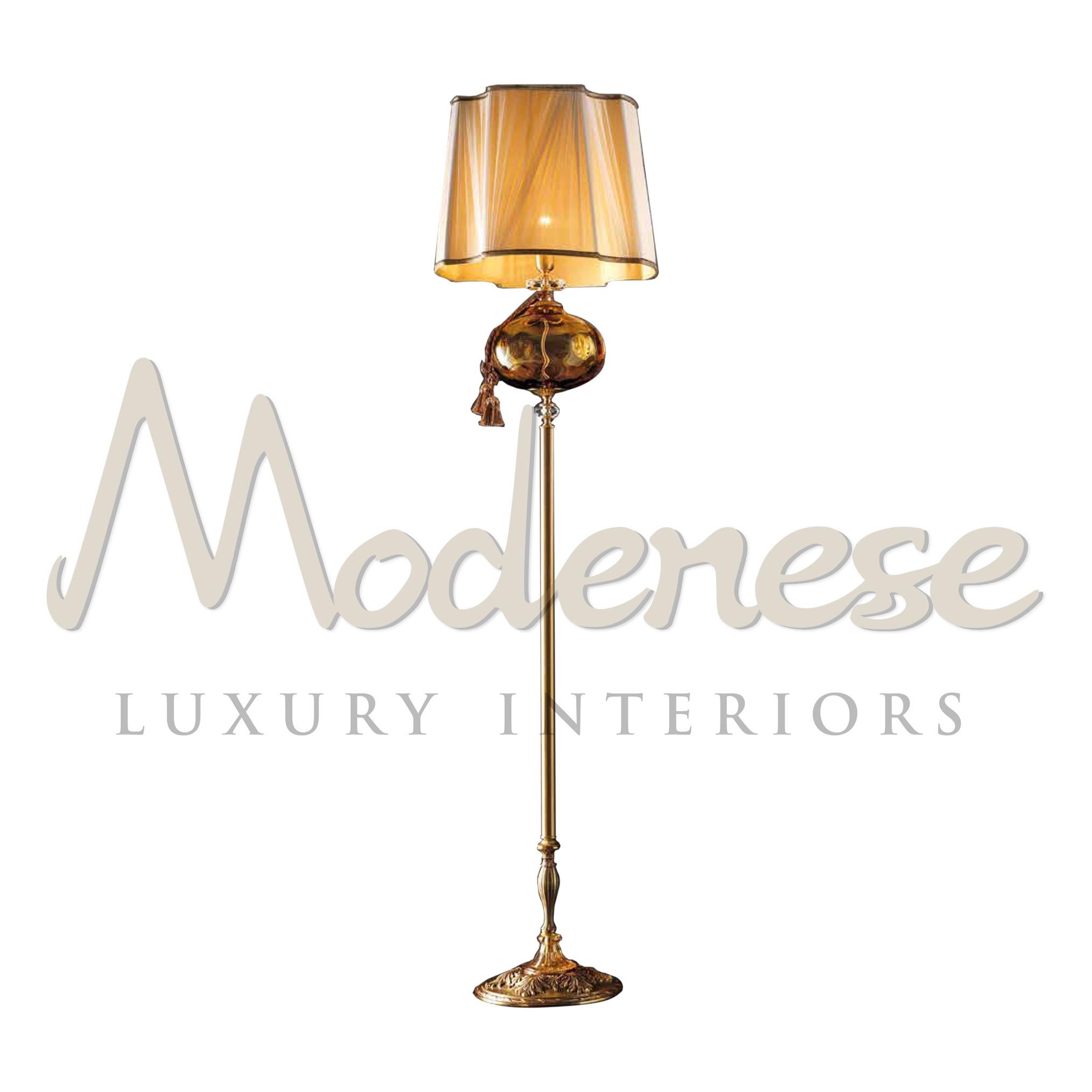 The proportional silhouette of the elements of different thicknesses, which are the frame for this line, is the hallmark of Modenese Gastone luxury Interiors fixtures. This piece presents itself as a one in a million: finished in french gold satin